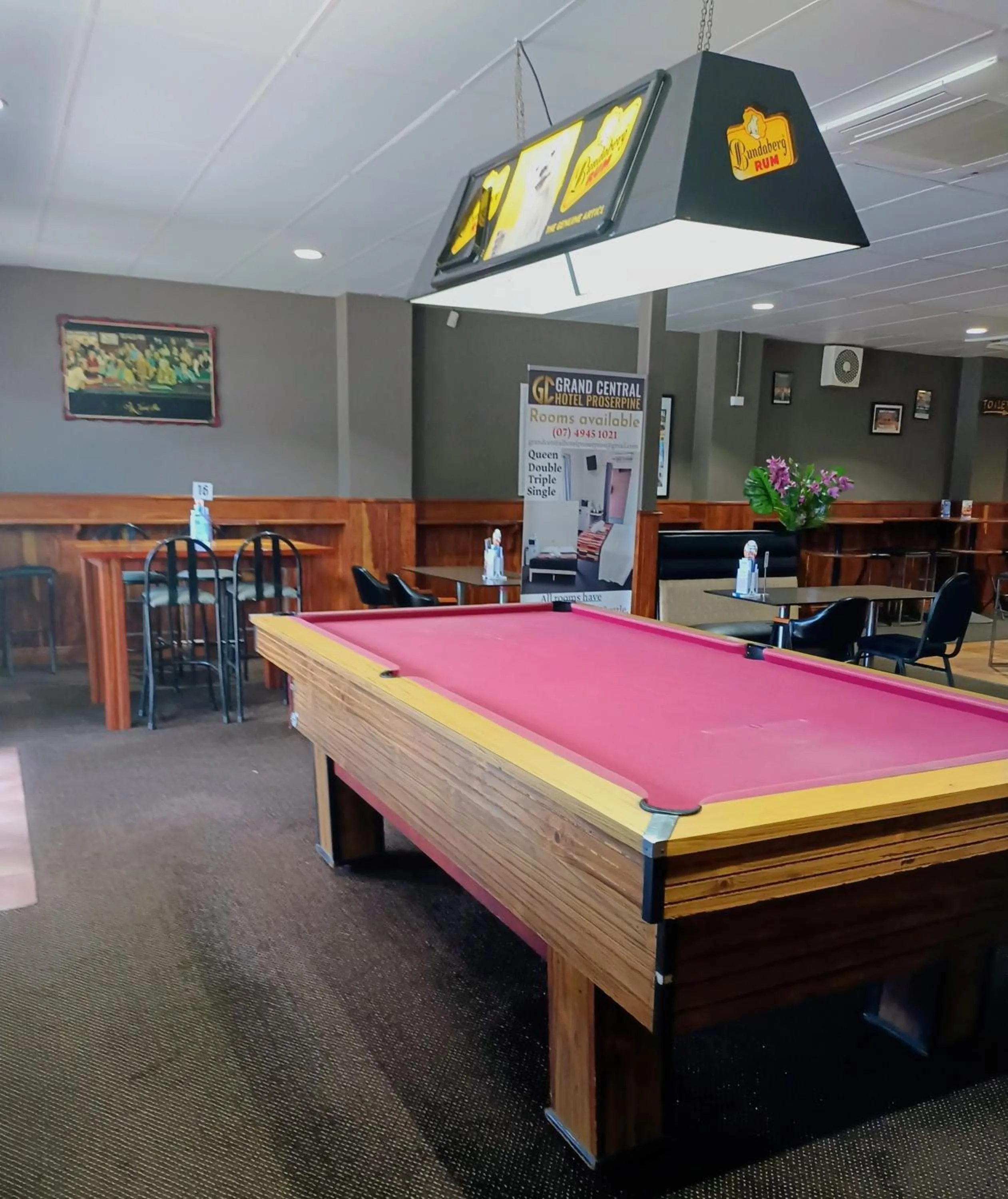 Lounge or bar in GRAND CENTRAL HOTEL PROSERPINE