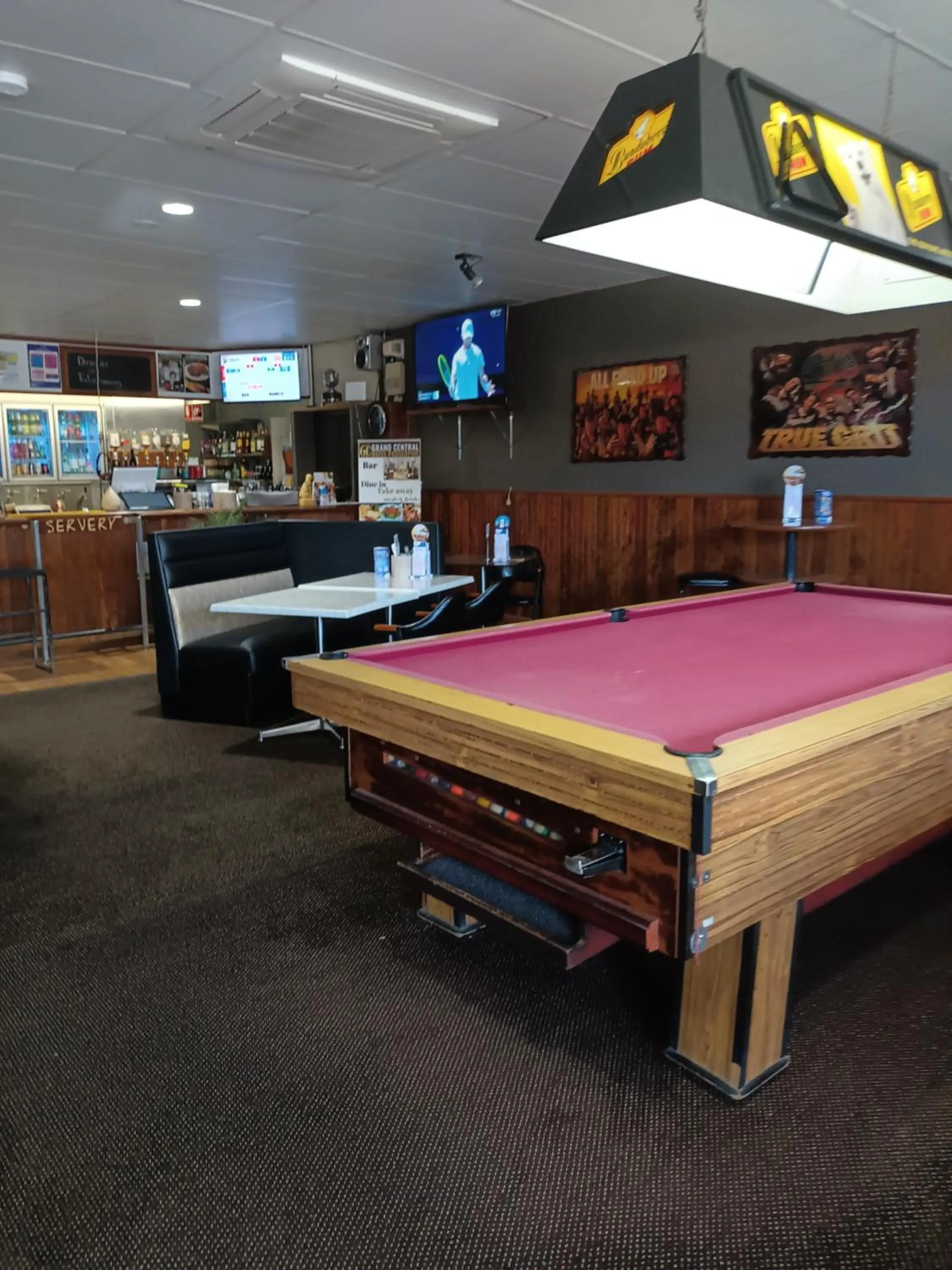 Lounge or bar in GRAND CENTRAL HOTEL PROSERPINE
