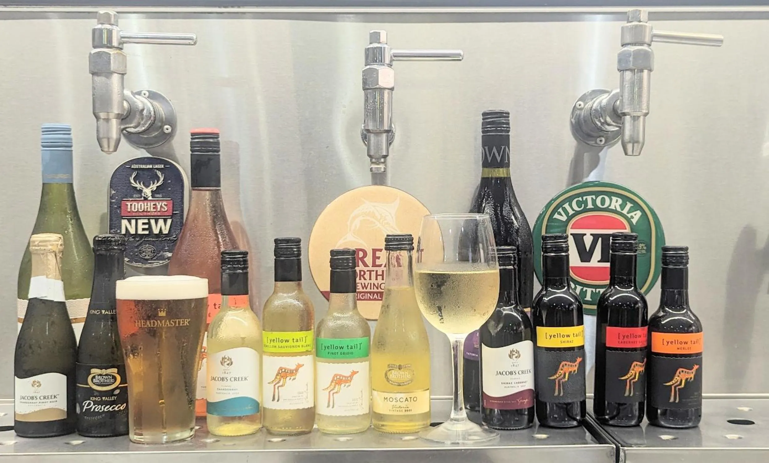 Restaurant/places to eat in GRAND CENTRAL HOTEL PROSERPINE