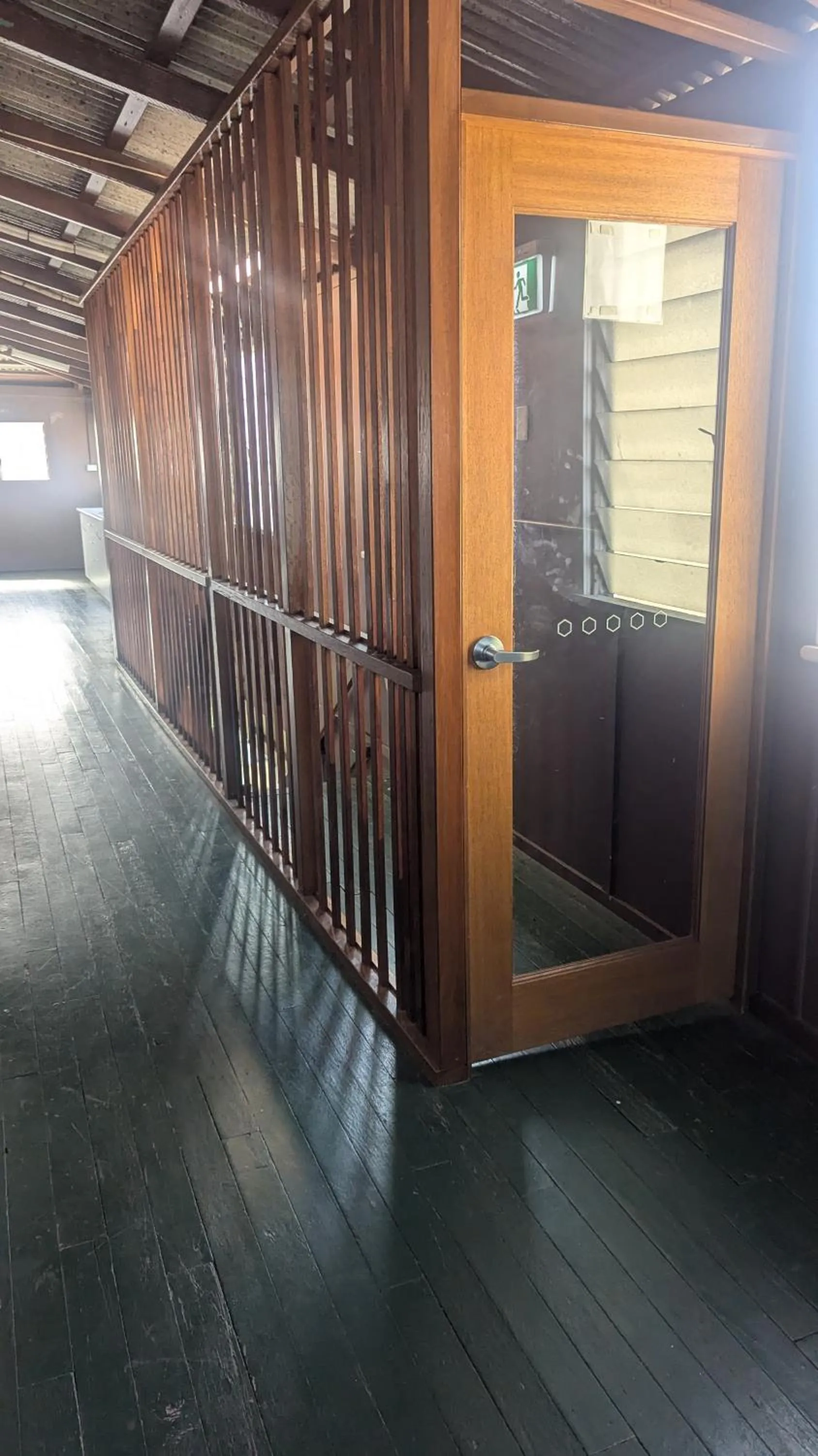 GRAND CENTRAL HOTEL PROSERPINE