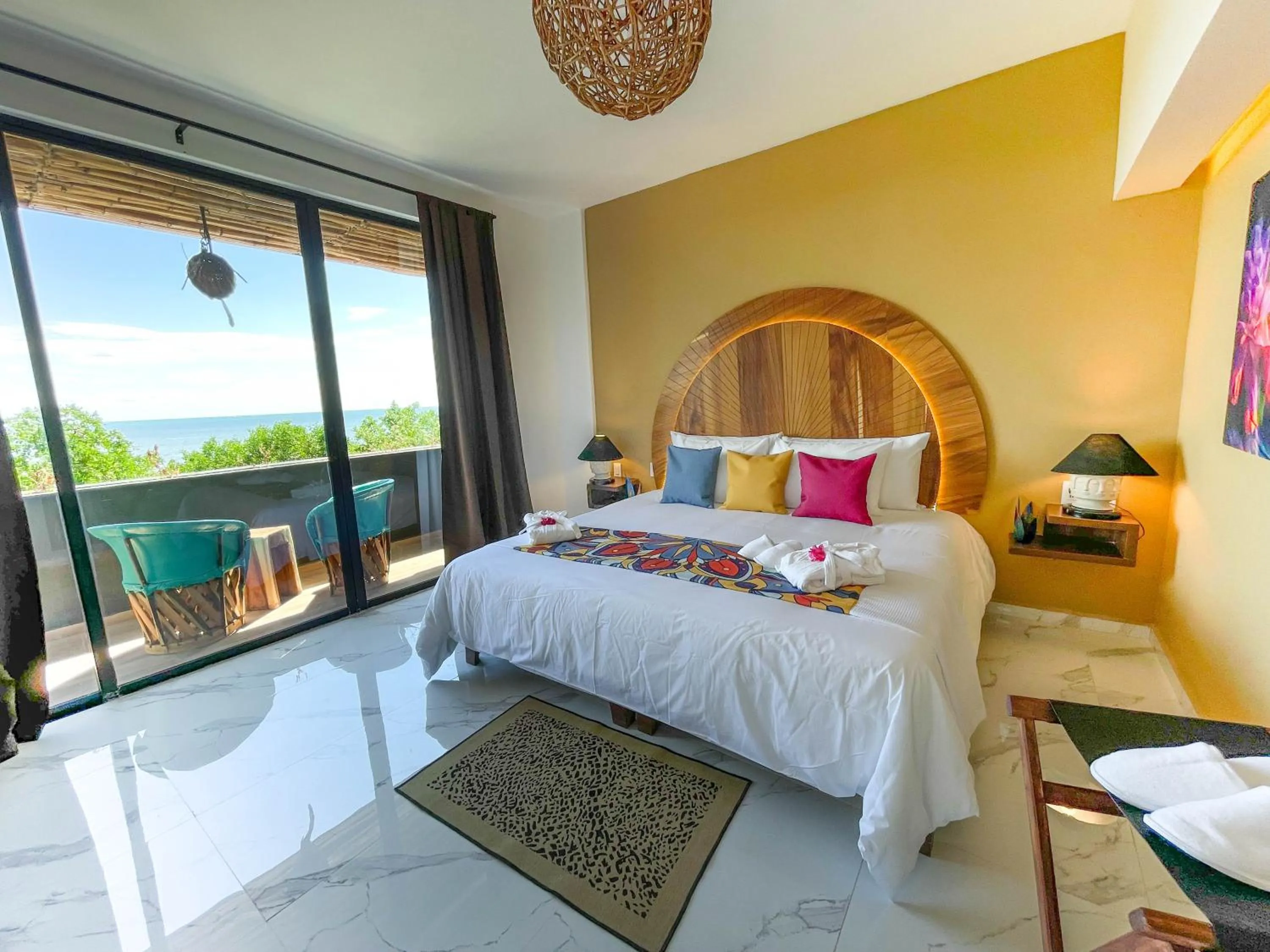 View (from property/room), Bed in Akuazul Resorts Adults Only