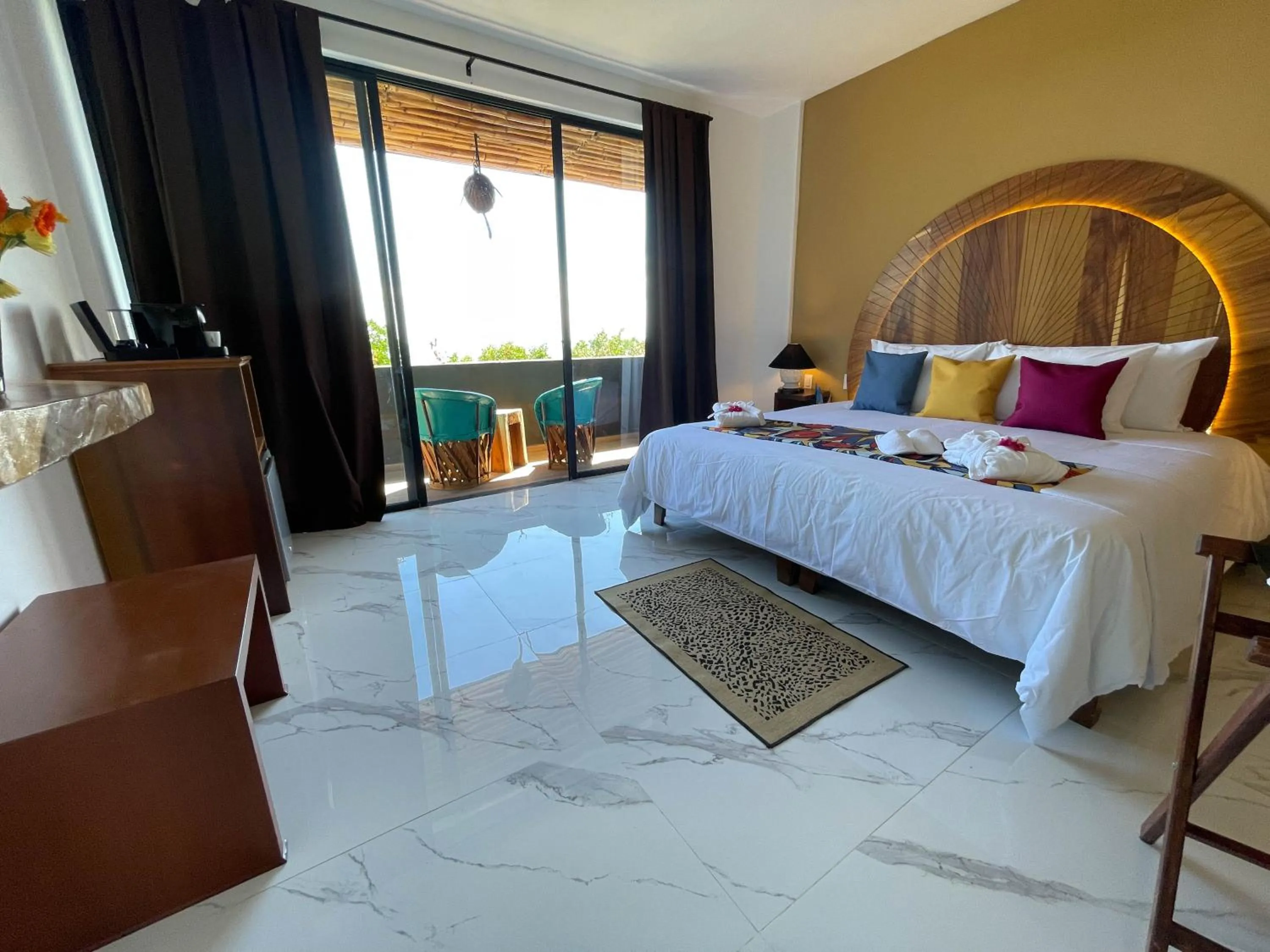 Bed in Akuazul Resorts Adults Only