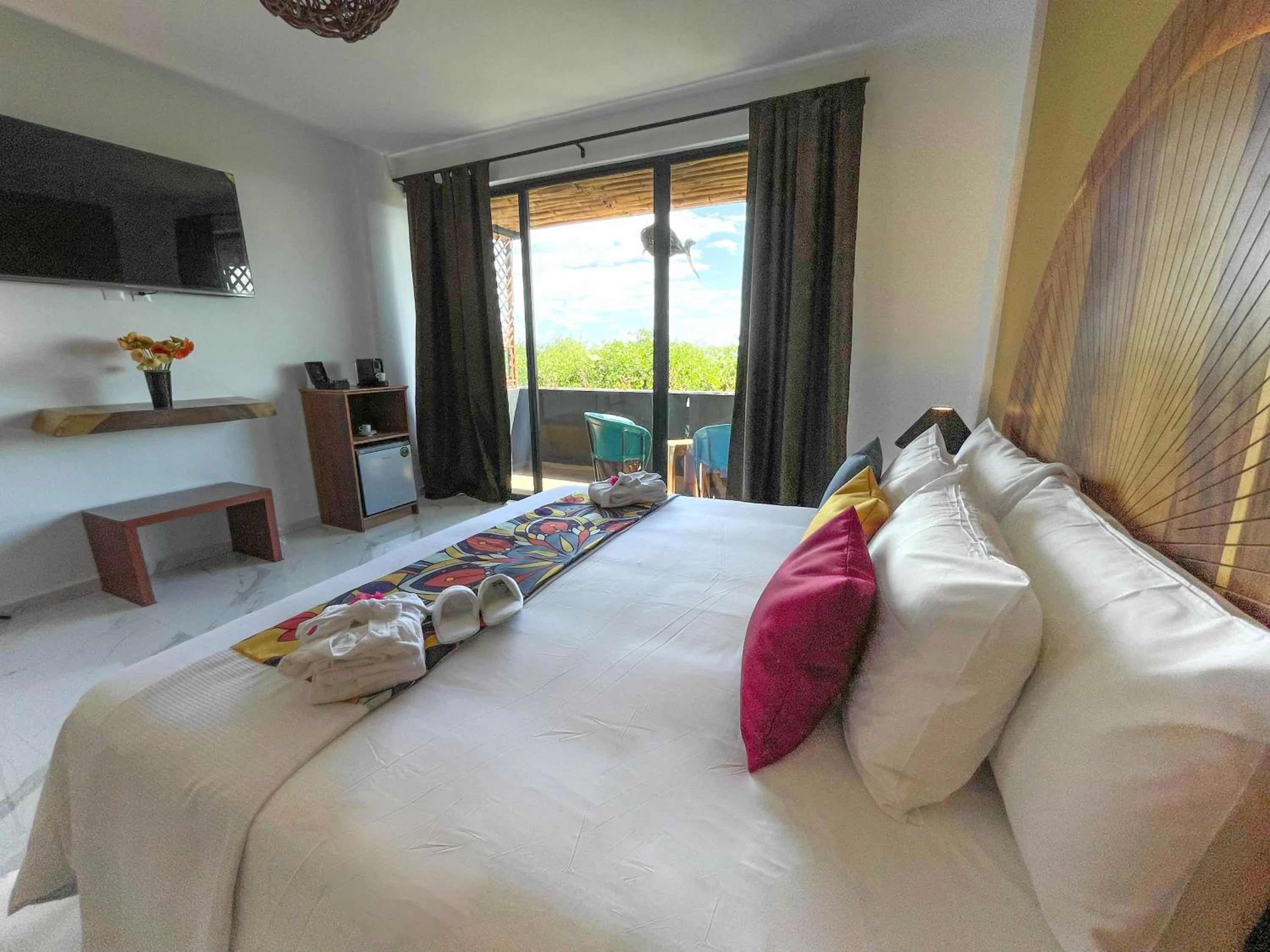 TV and multimedia, Bed in Akuazul Resorts Adults Only