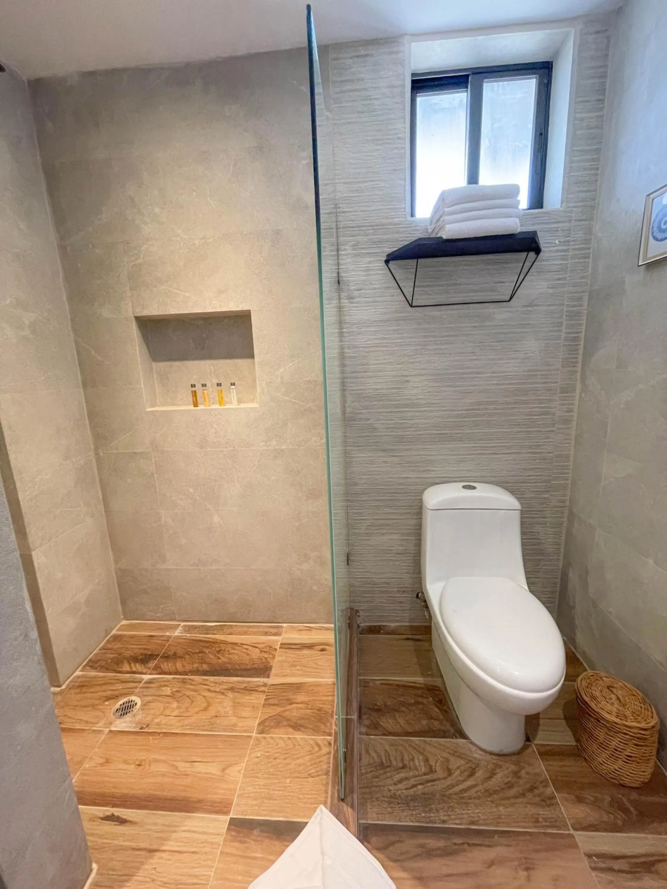 Shower in Akuazul Resorts Adults Only