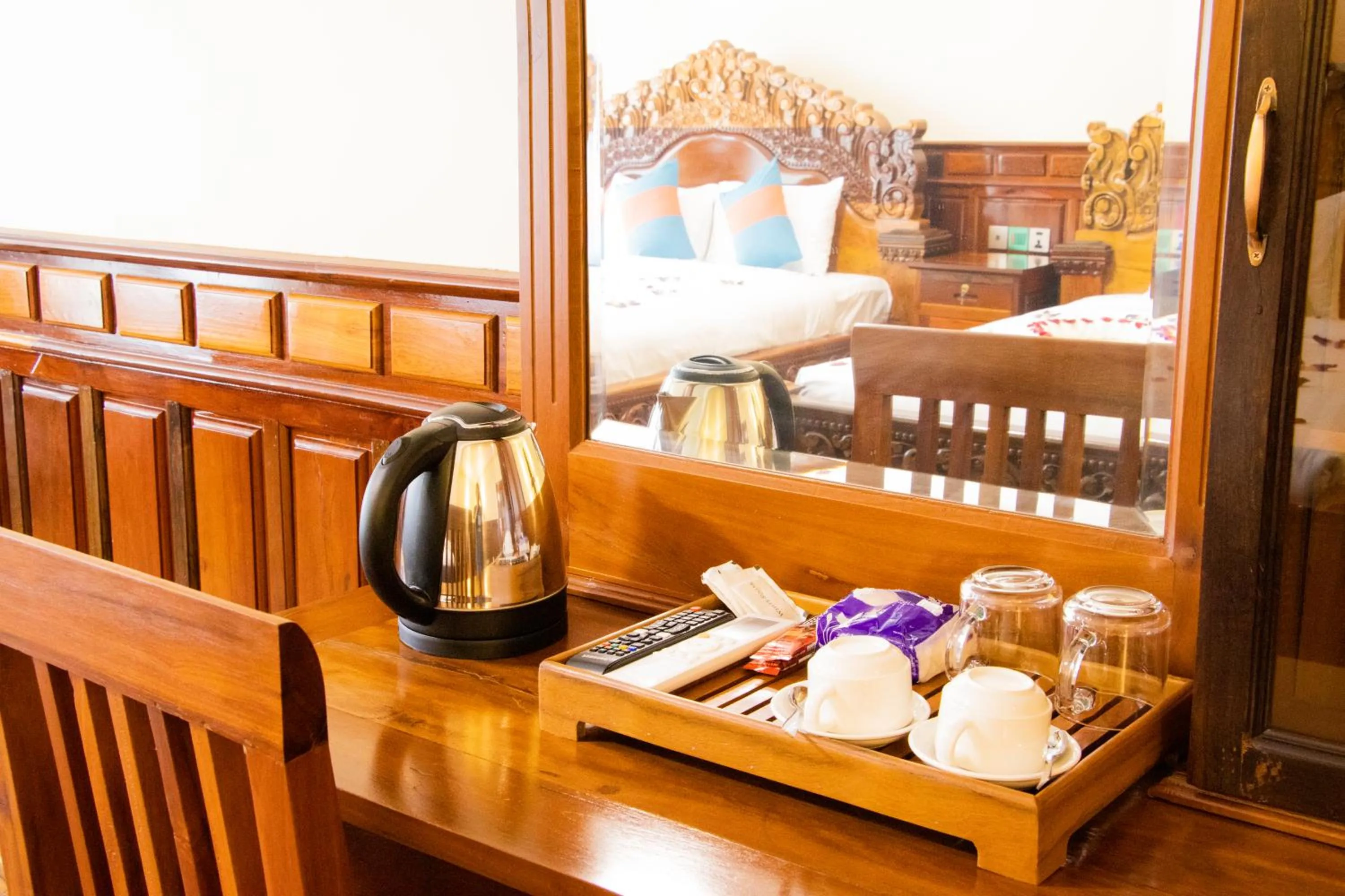 Coffee/tea facilities in Puok Hotel