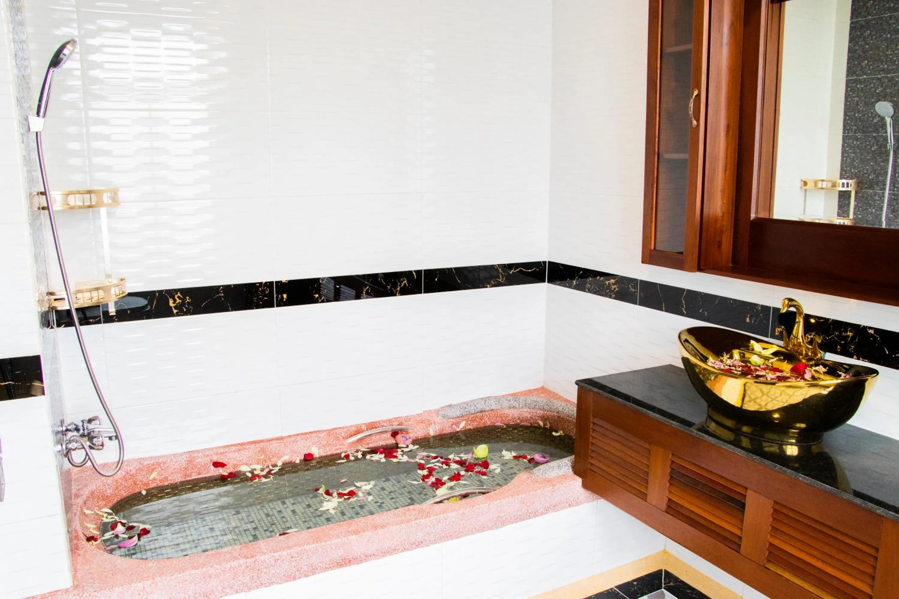 Bathroom in Puok Hotel