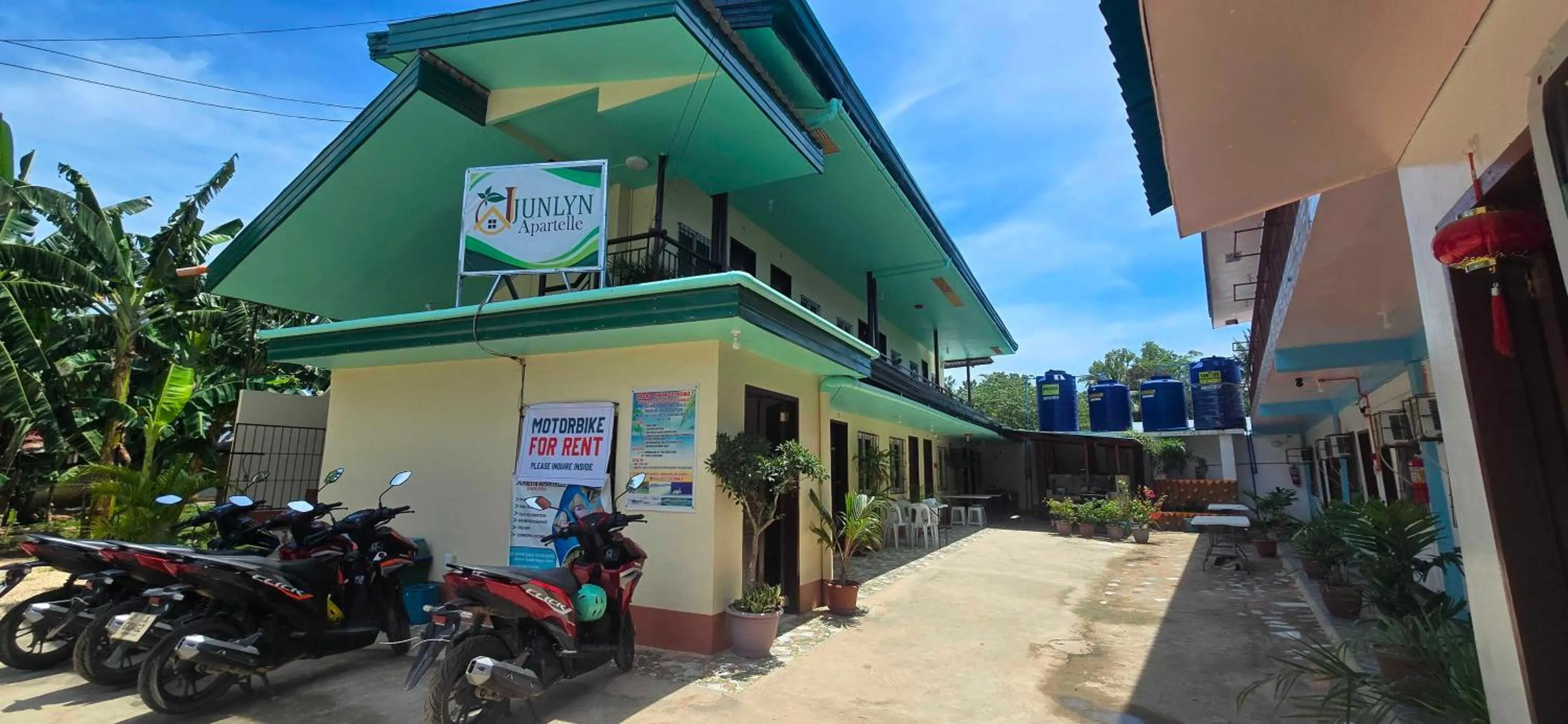 Facade/entrance in OYO 1121 JUNLYN APARTELLE