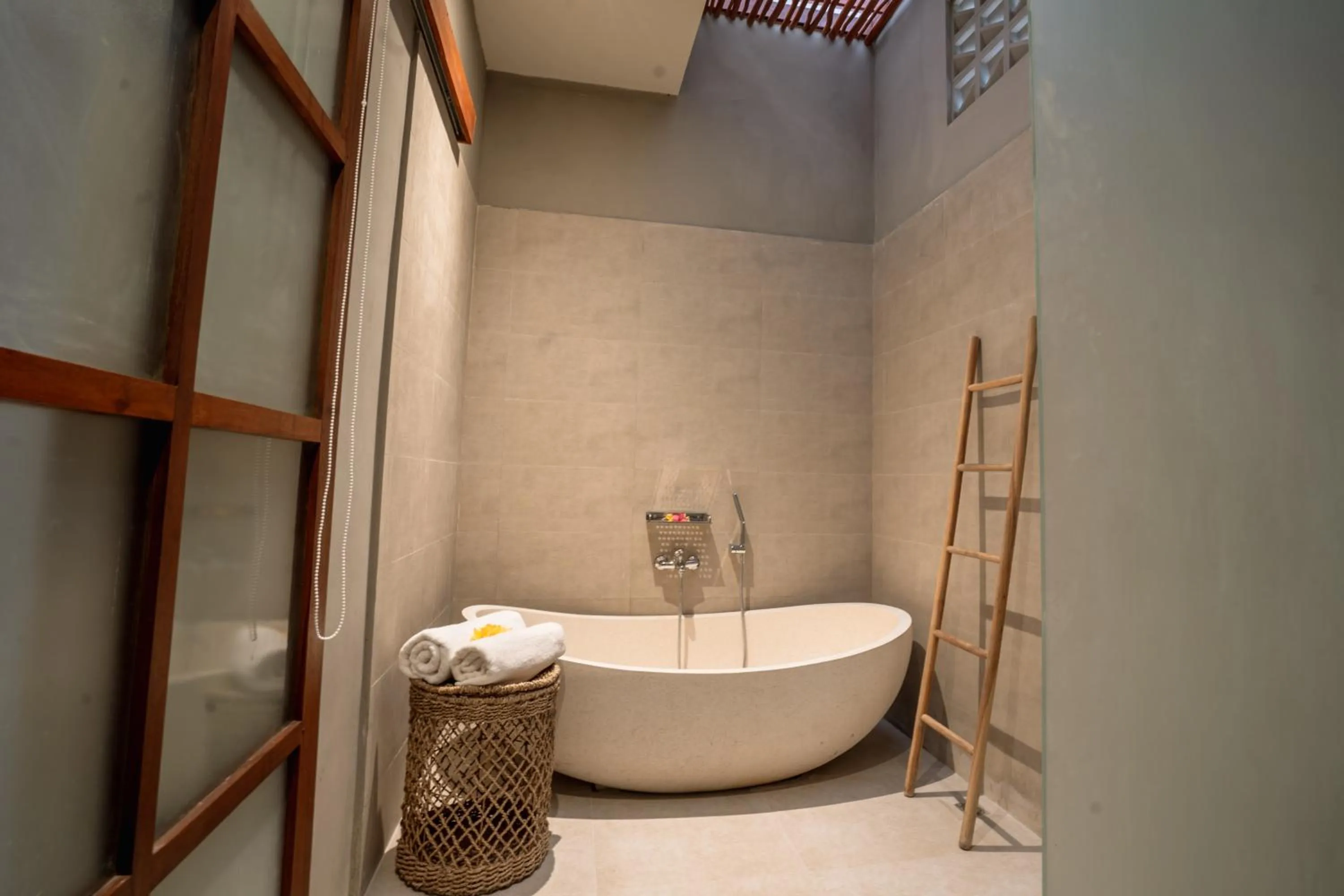 Bath in Damarya Villa Canggu