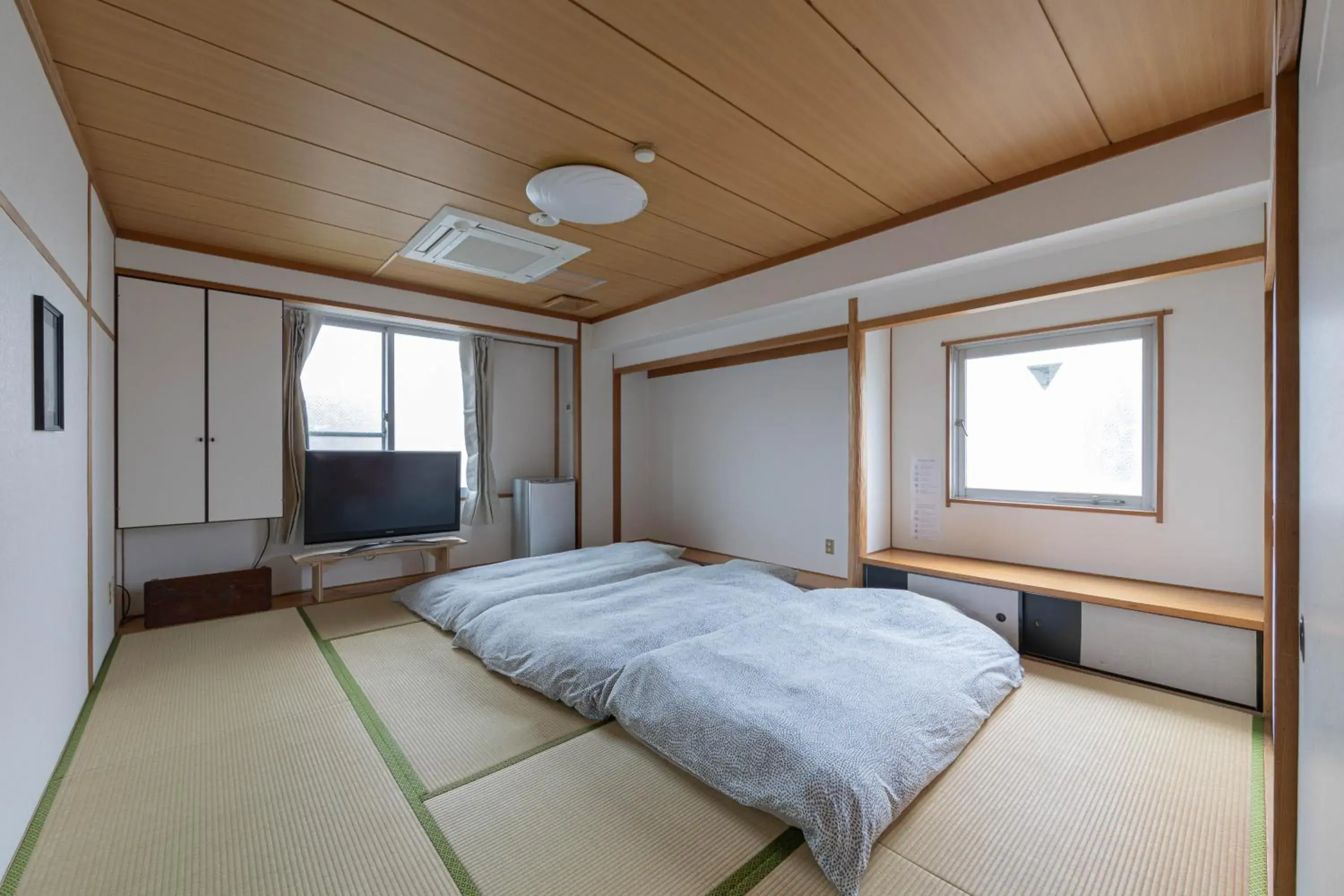 Quadruple Room with Shower - single occupancy in Hostel JAQ takamatsu Quadruple Room with Shower - single occupancy in Hostel JAQ takamatsu