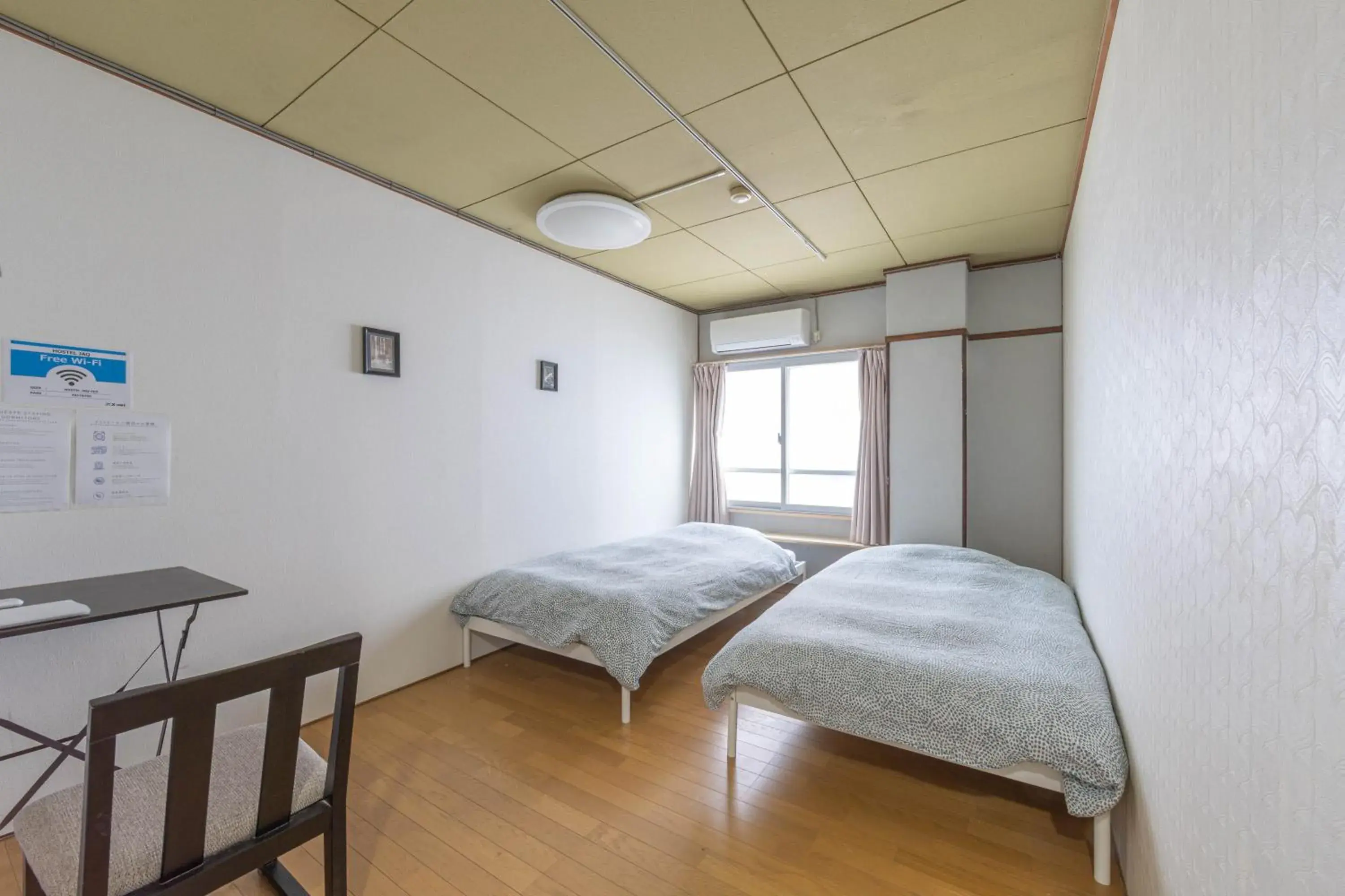 Twin Room with Shared Bathroom in Hostel JAQ takamatsu Twin Room with Shared Bathroom in Hostel JAQ takamatsu