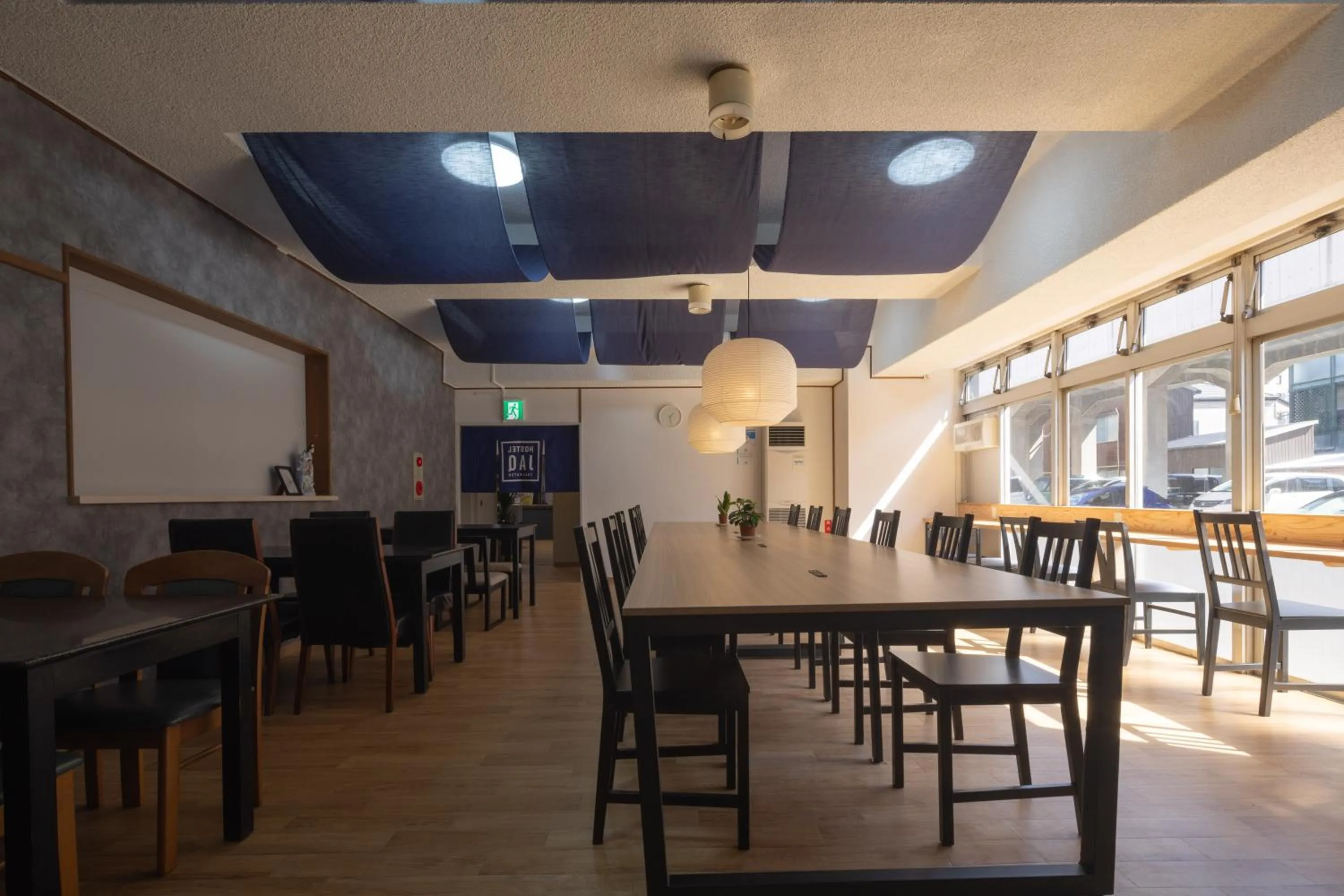 Communal lounge/ TV room in Hostel JAQ takamatsu