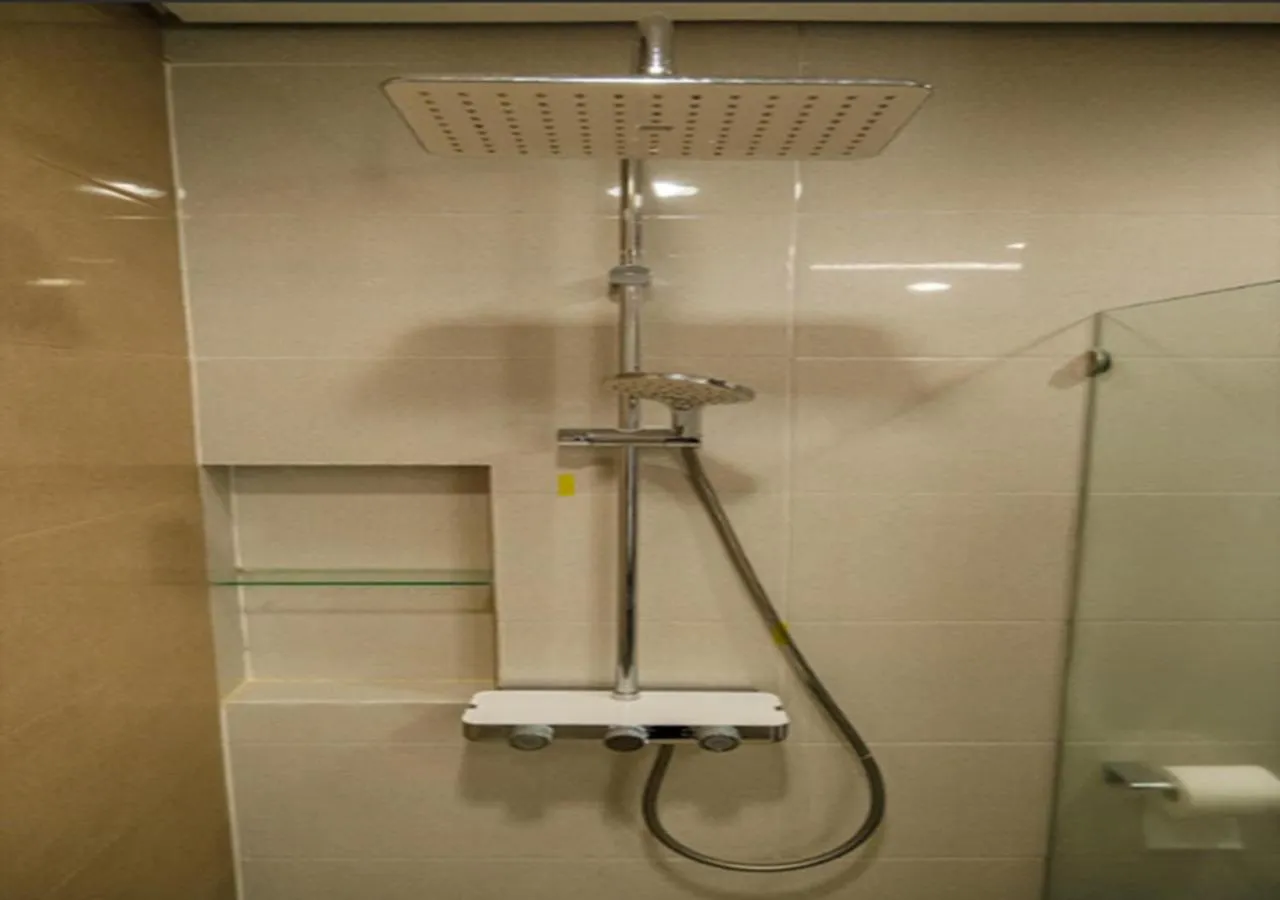 Bathroom in Magarra Hotel