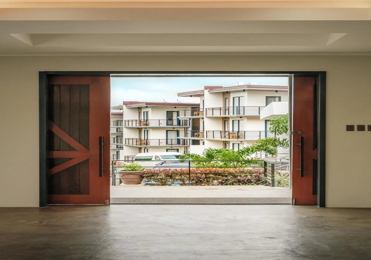 group of guests in Magarra Hotel