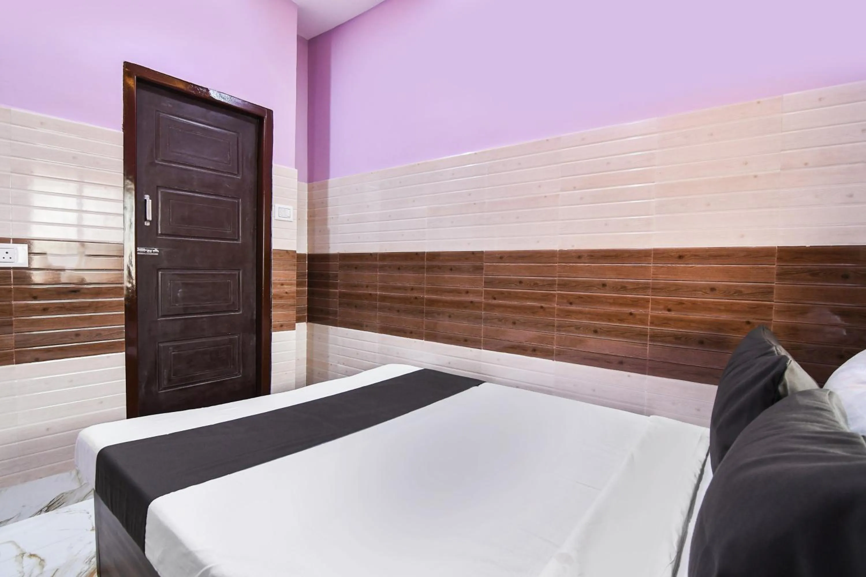 Bedroom, Bed in Hotel O PPS NEST Guest House