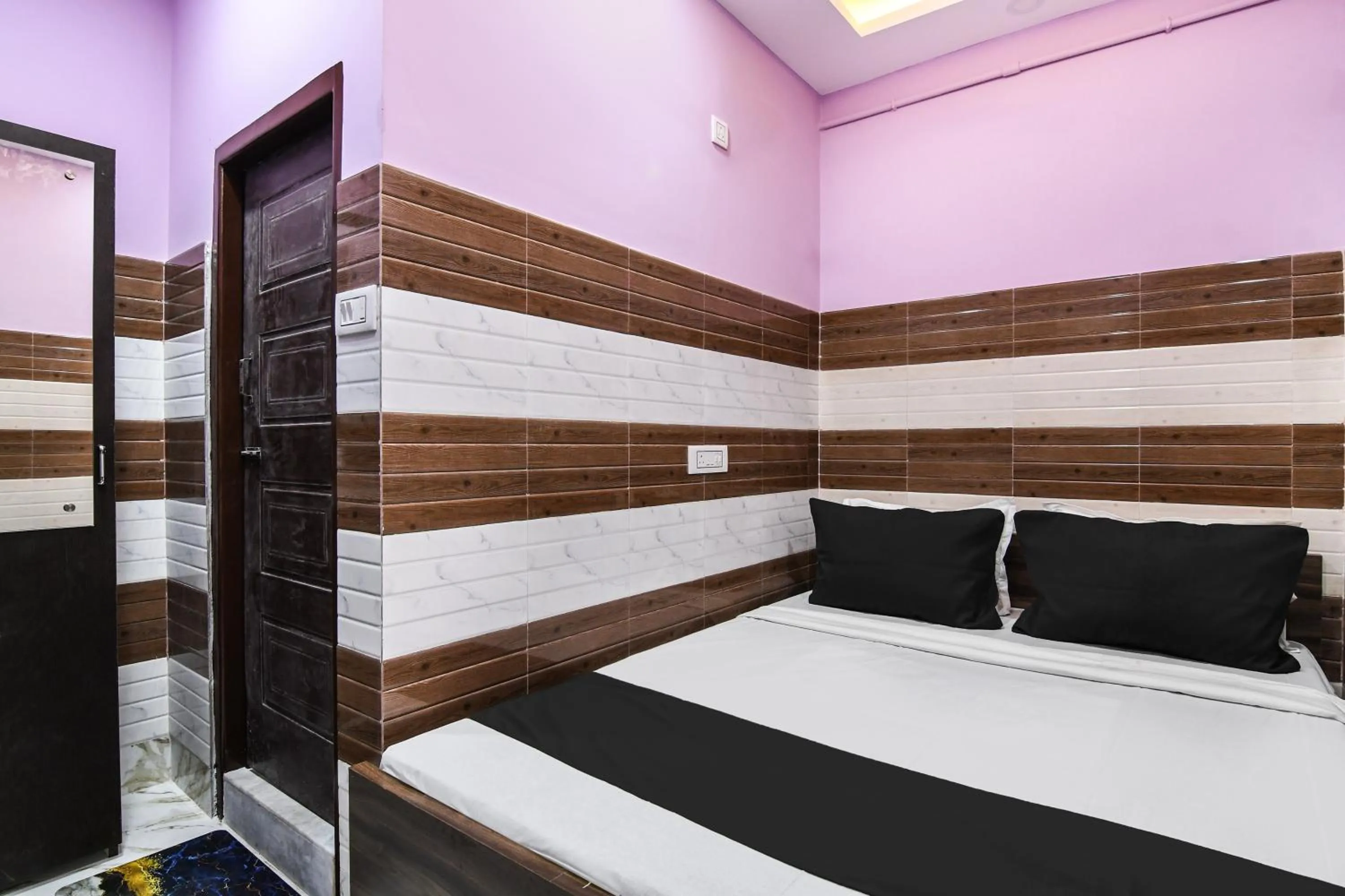 Bedroom, Bed in Hotel O PPS NEST Guest House