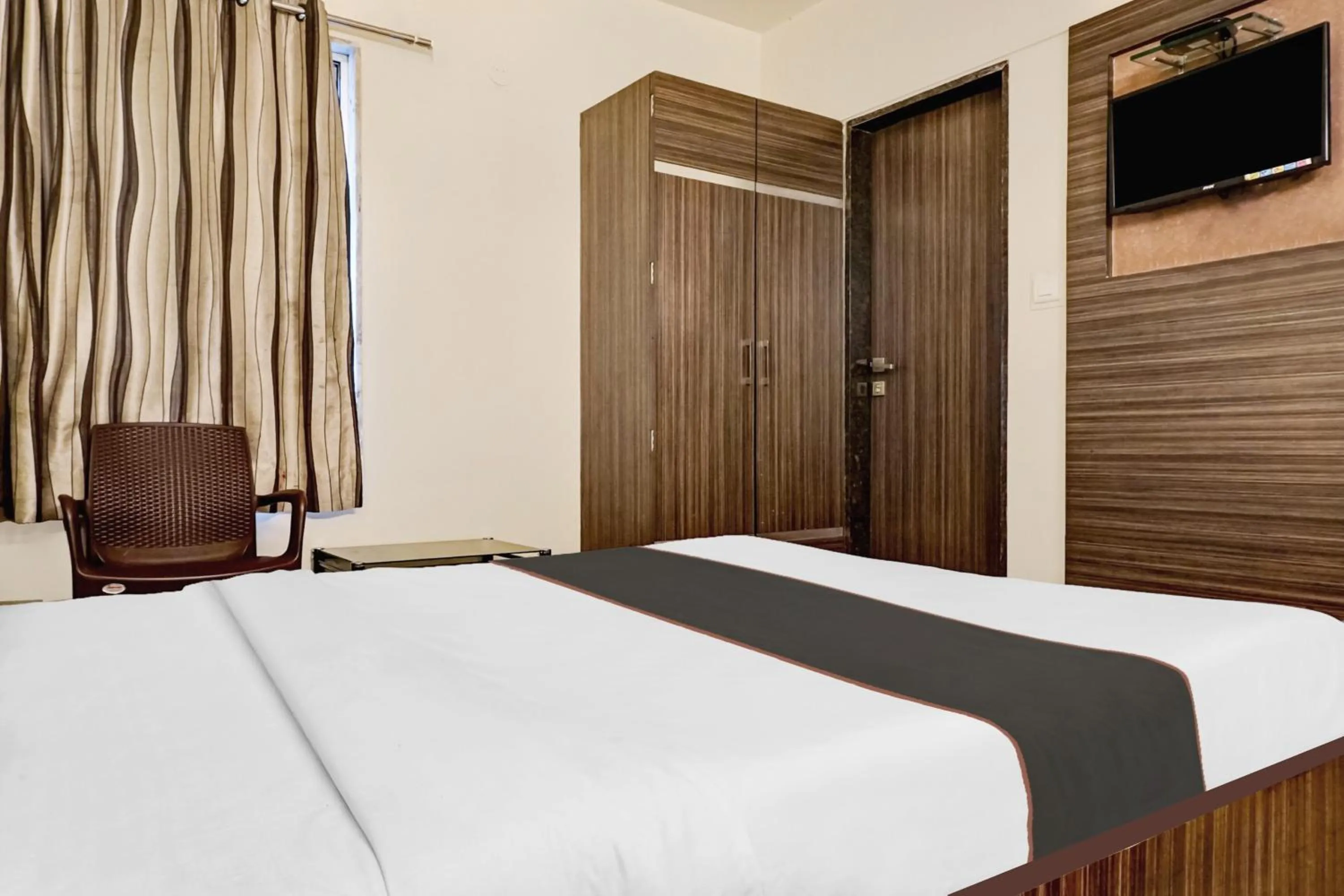 Bedroom, Bed in Collection O Rama Executive