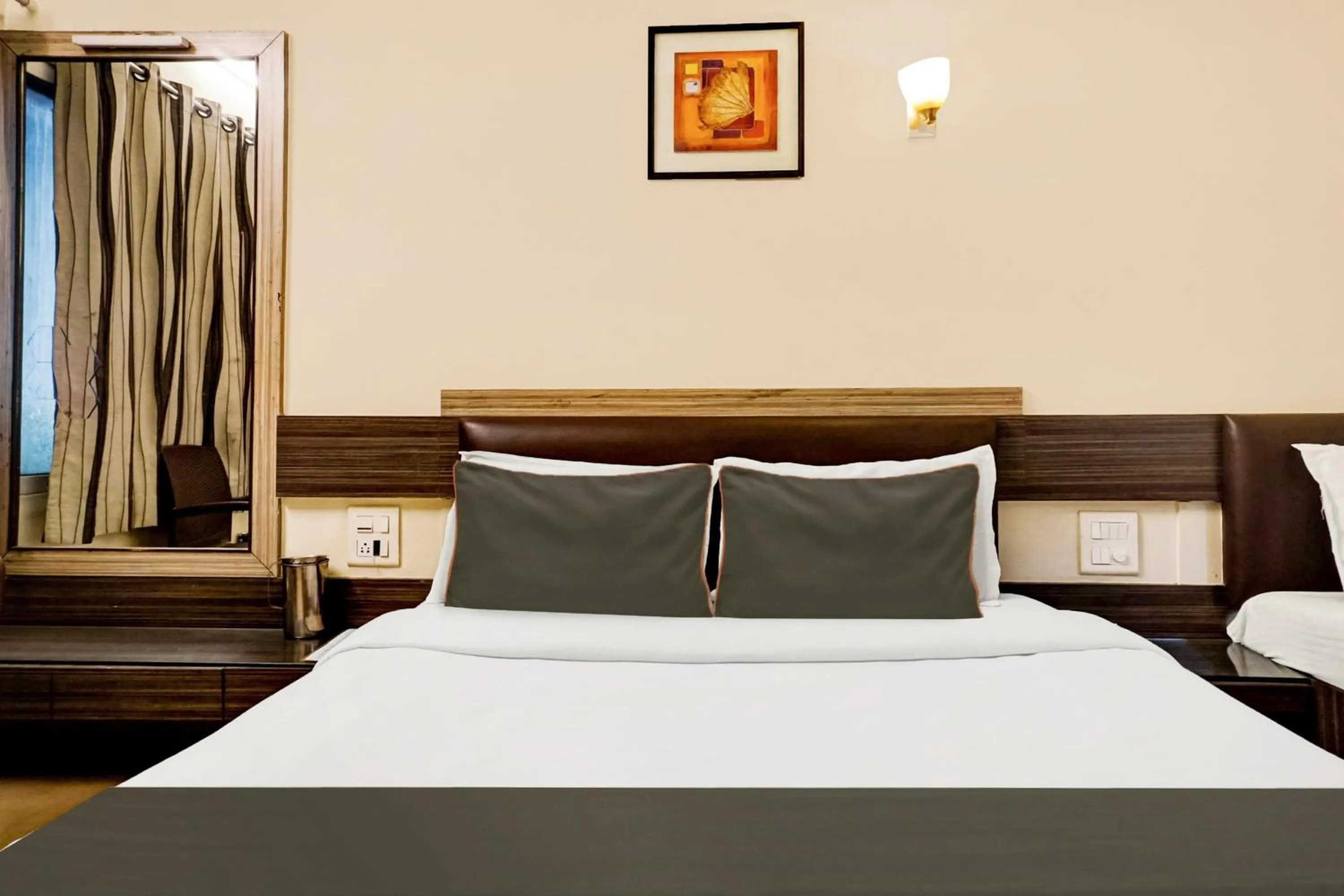 Bedroom, Bed in Collection O Rama Executive