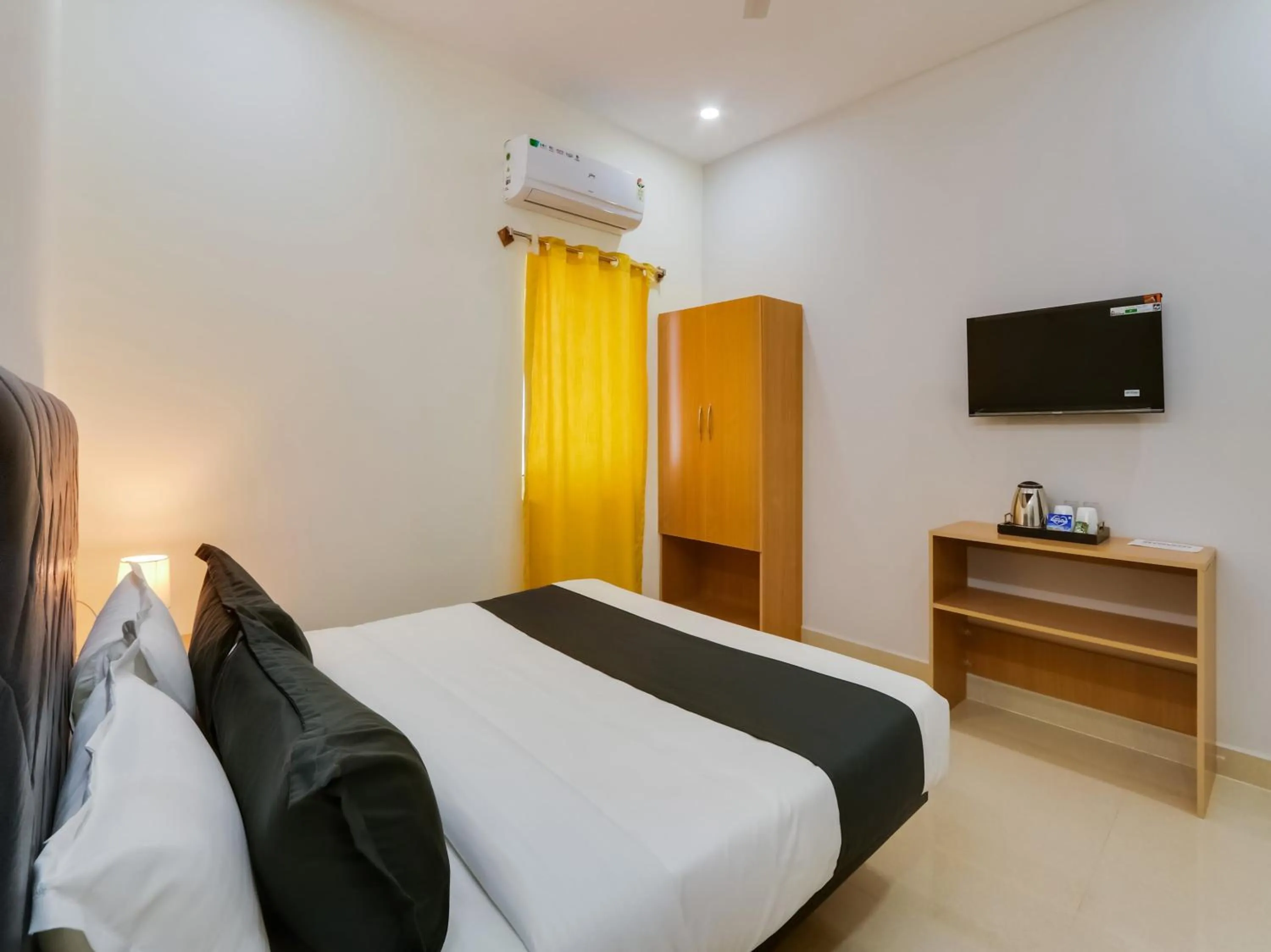 Bedroom, Bed in Super Collection O RBS Classic Stay Nacharam Mallapur Road