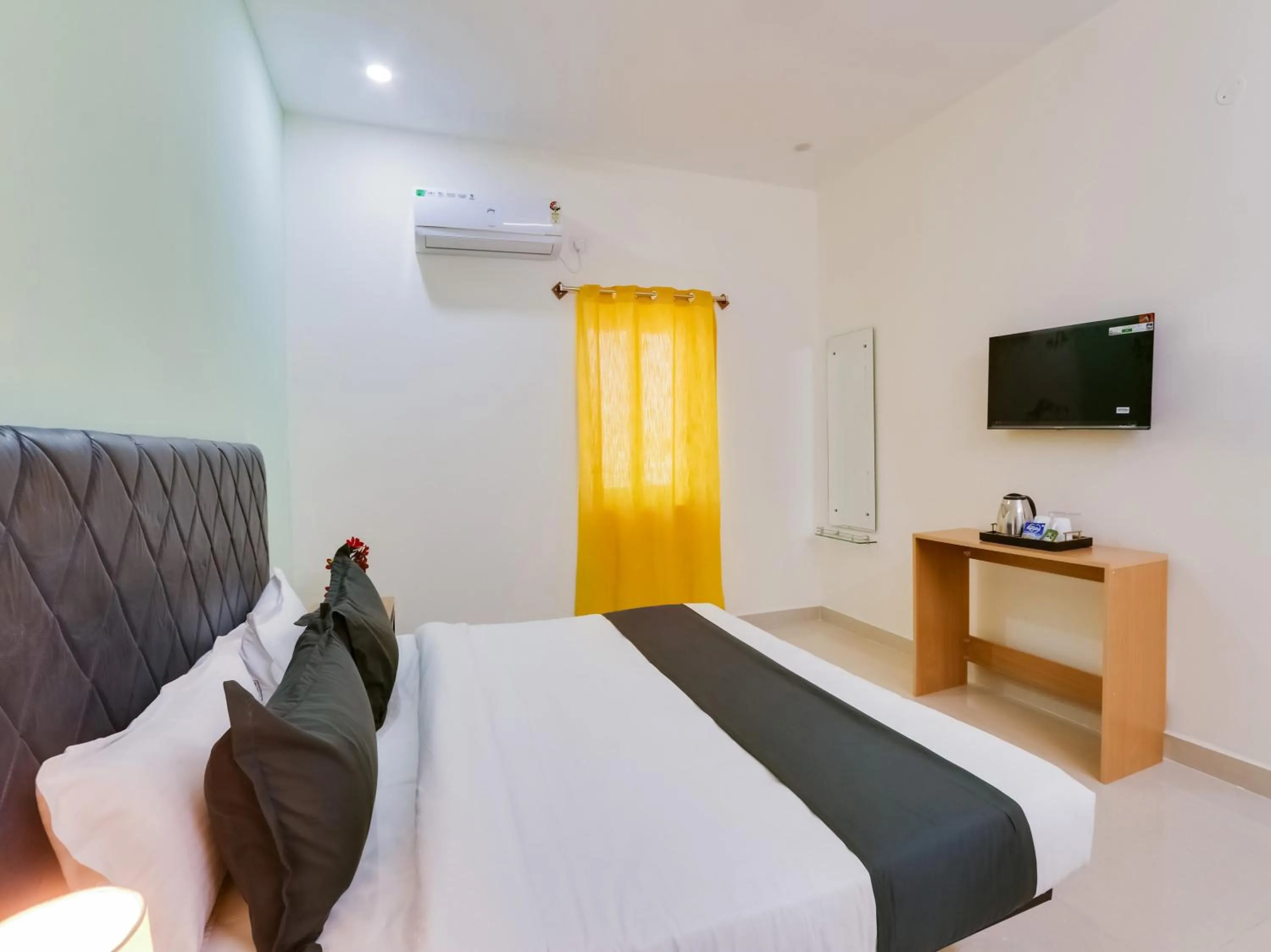 Bedroom, Bed in Super Collection O RBS Classic Stay Nacharam Mallapur Road