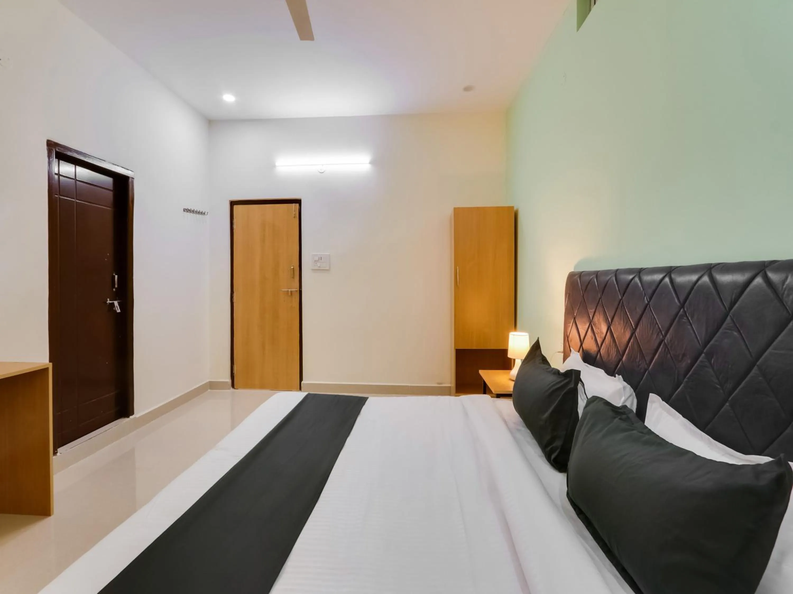 Bedroom, Bed in Super Collection O RBS Classic Stay Nacharam Mallapur Road