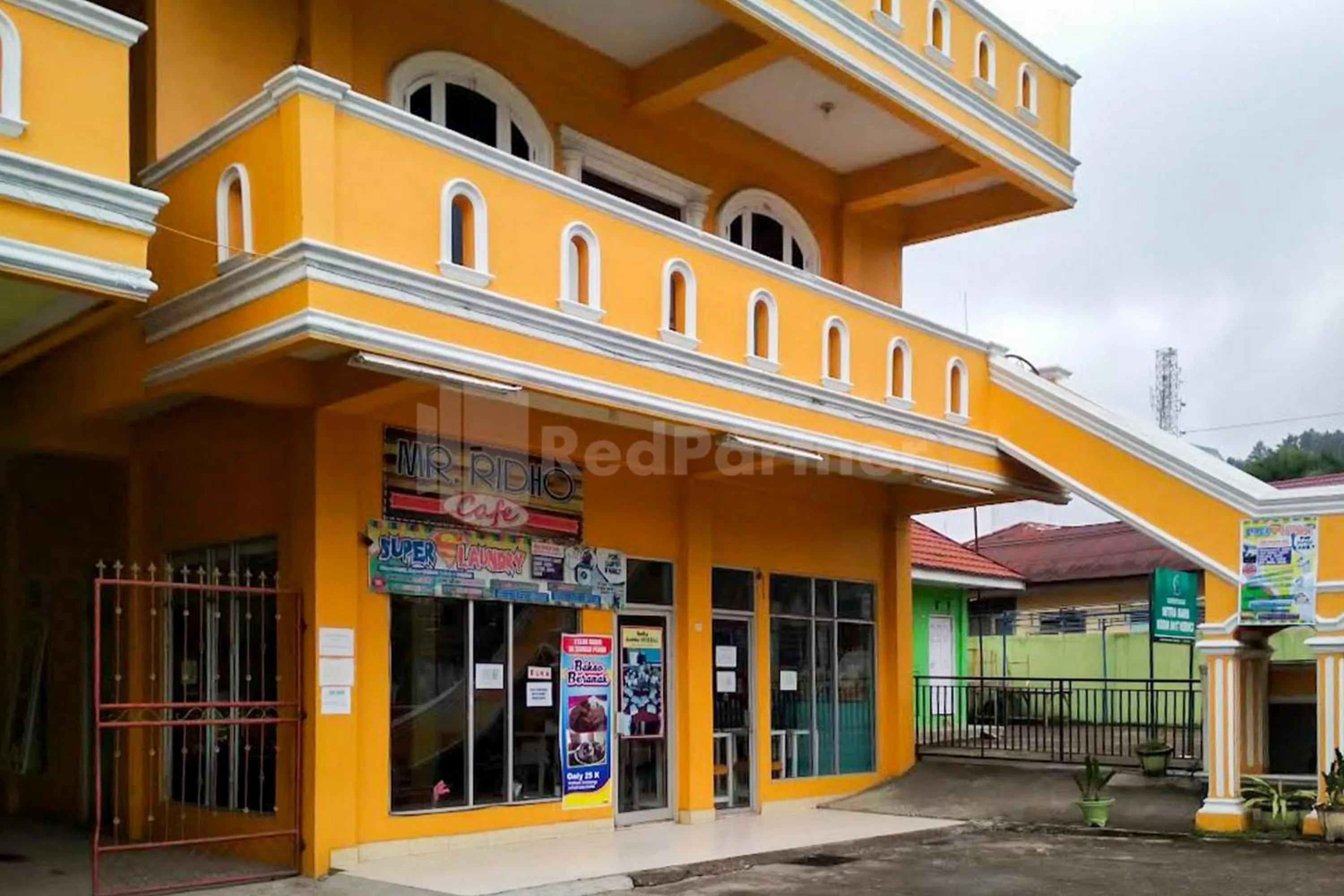Property building in Hotel Jaya Wisata RedPartner