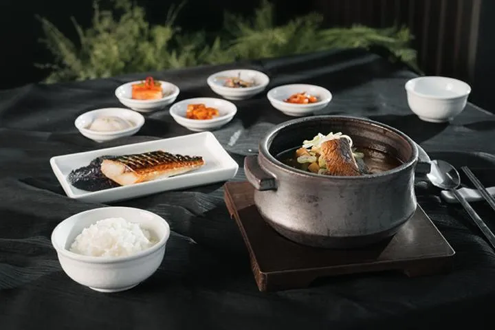 Breakfast in Yakmaeul