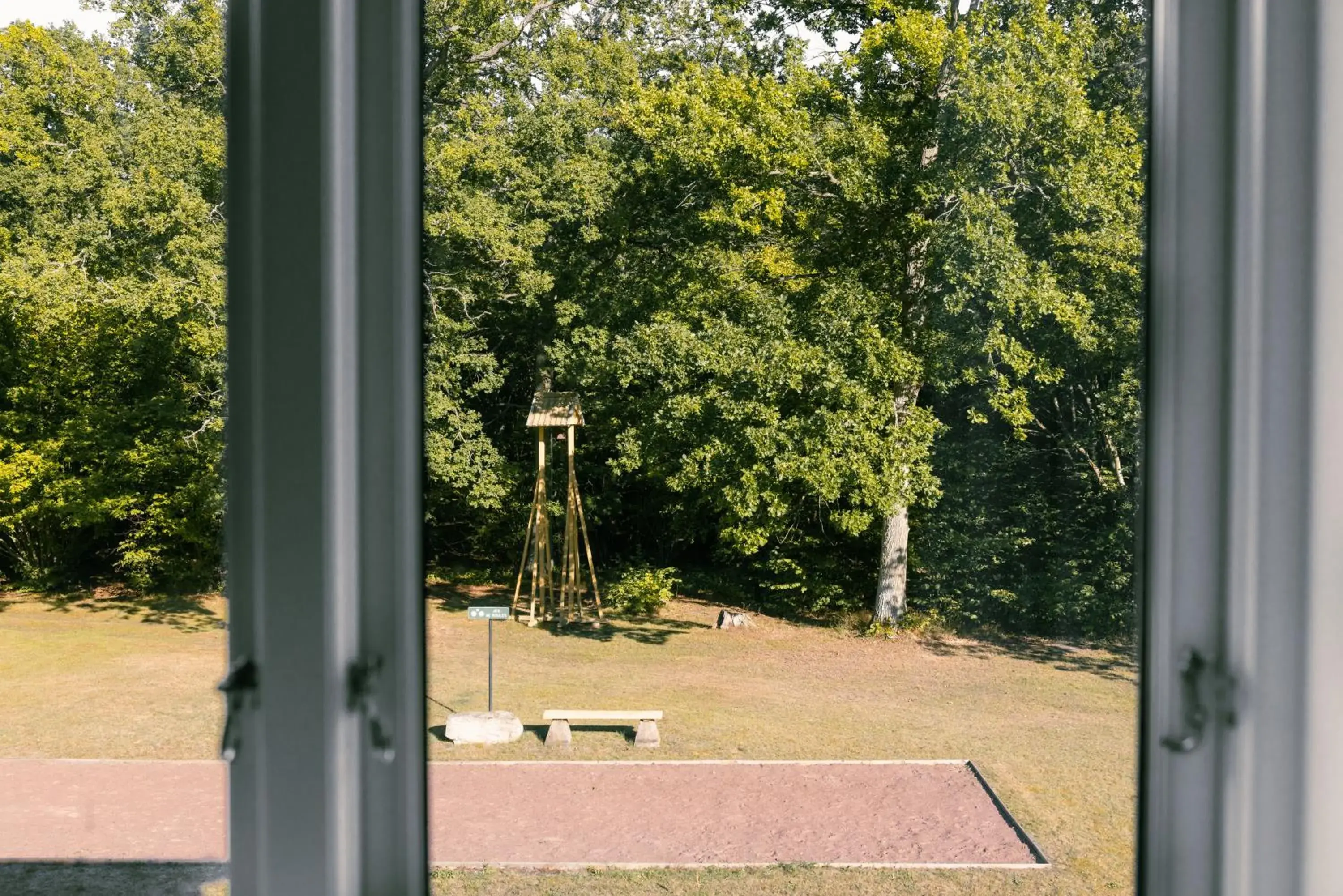 Twin Room with Shared Bathroom and Garden View in Mormors Pensionat Strandhagen Twin Room with Shared Bathroom and Garden View in Mormors Pensionat Strandhagen