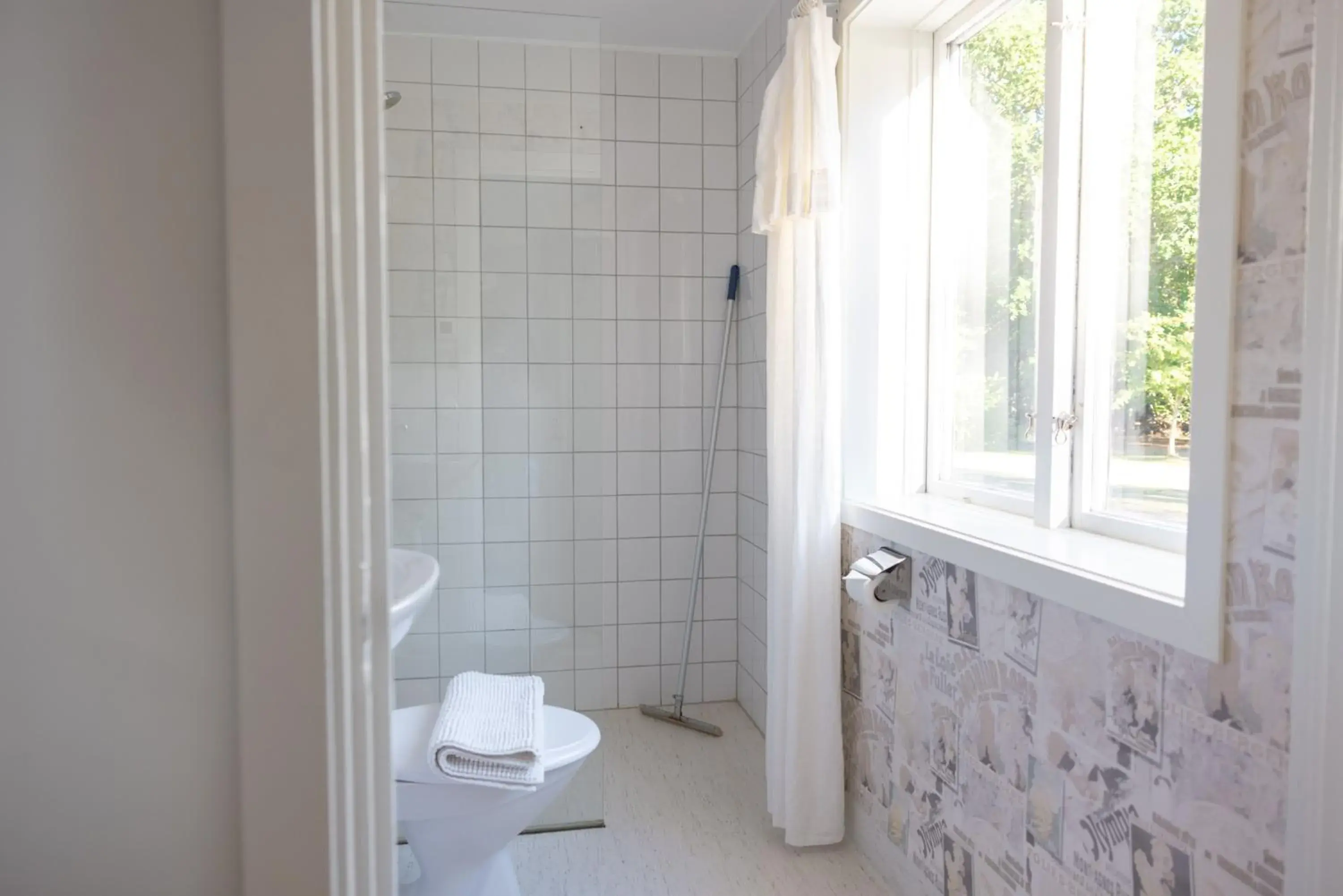 Twin Room with Sea View in Mormors Pensionat Strandhagen Twin Room with Sea View in Mormors Pensionat Strandhagen