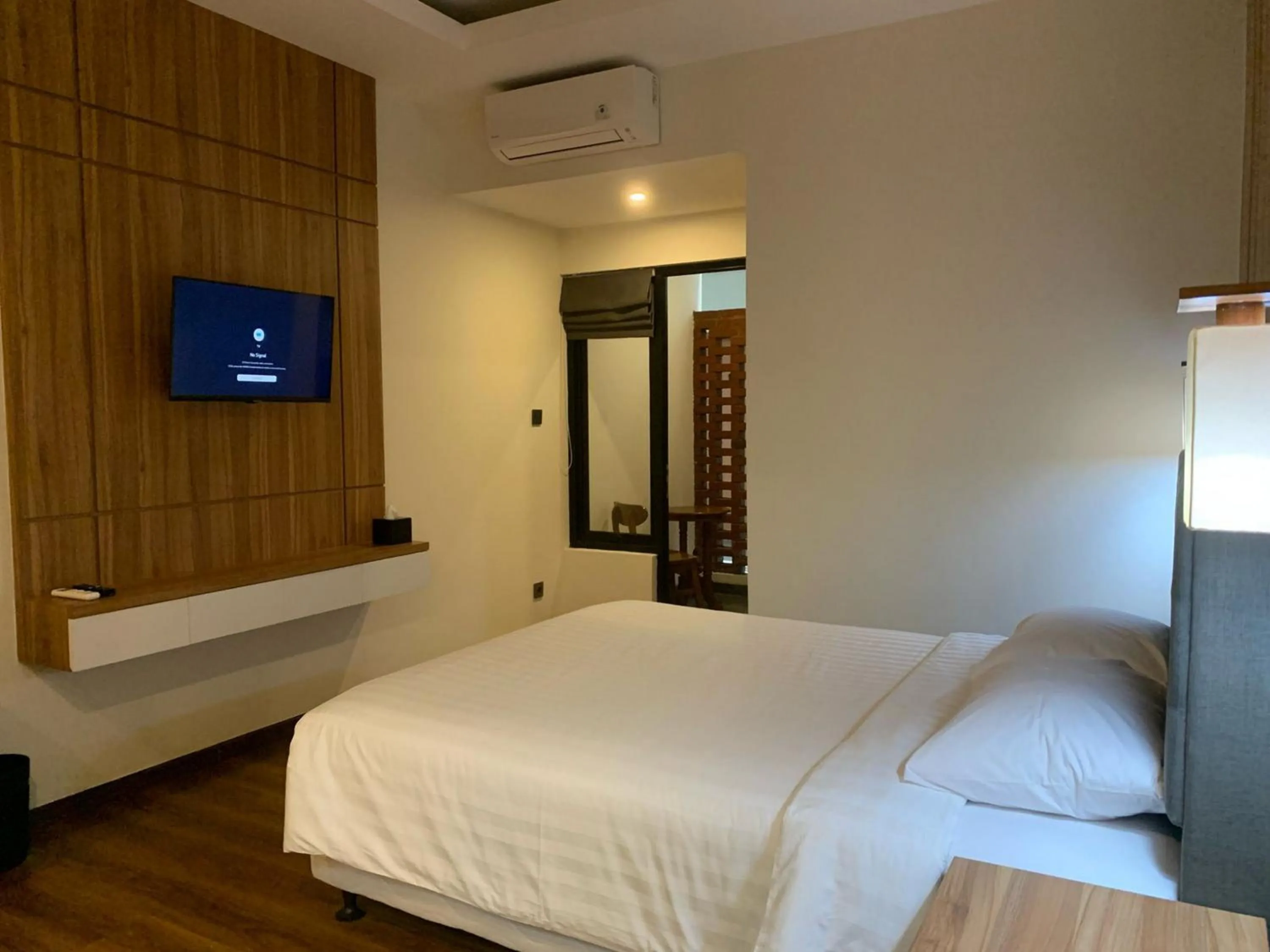 Bed in Urbanview Hotel Nardis Living near UMY