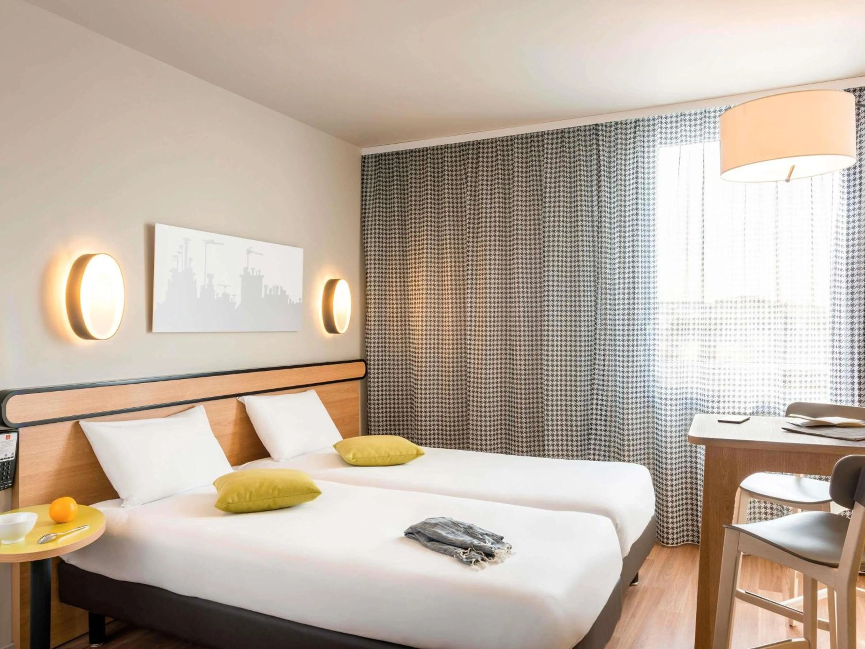 Bedroom, Bed in Aparthotel Adagio Access Paris Massy Gare