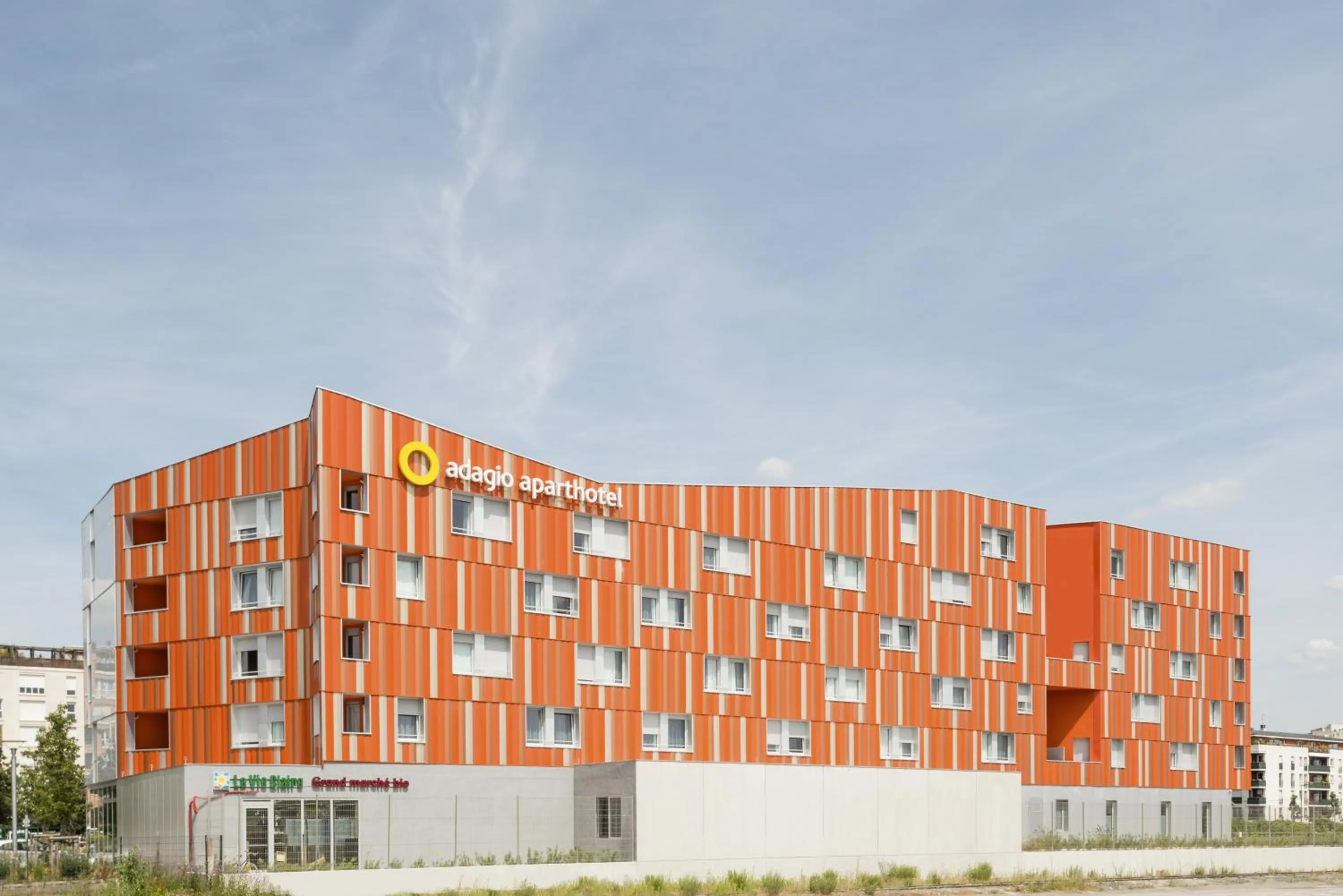 Facade/entrance in Aparthotel Adagio Access Paris Massy Gare