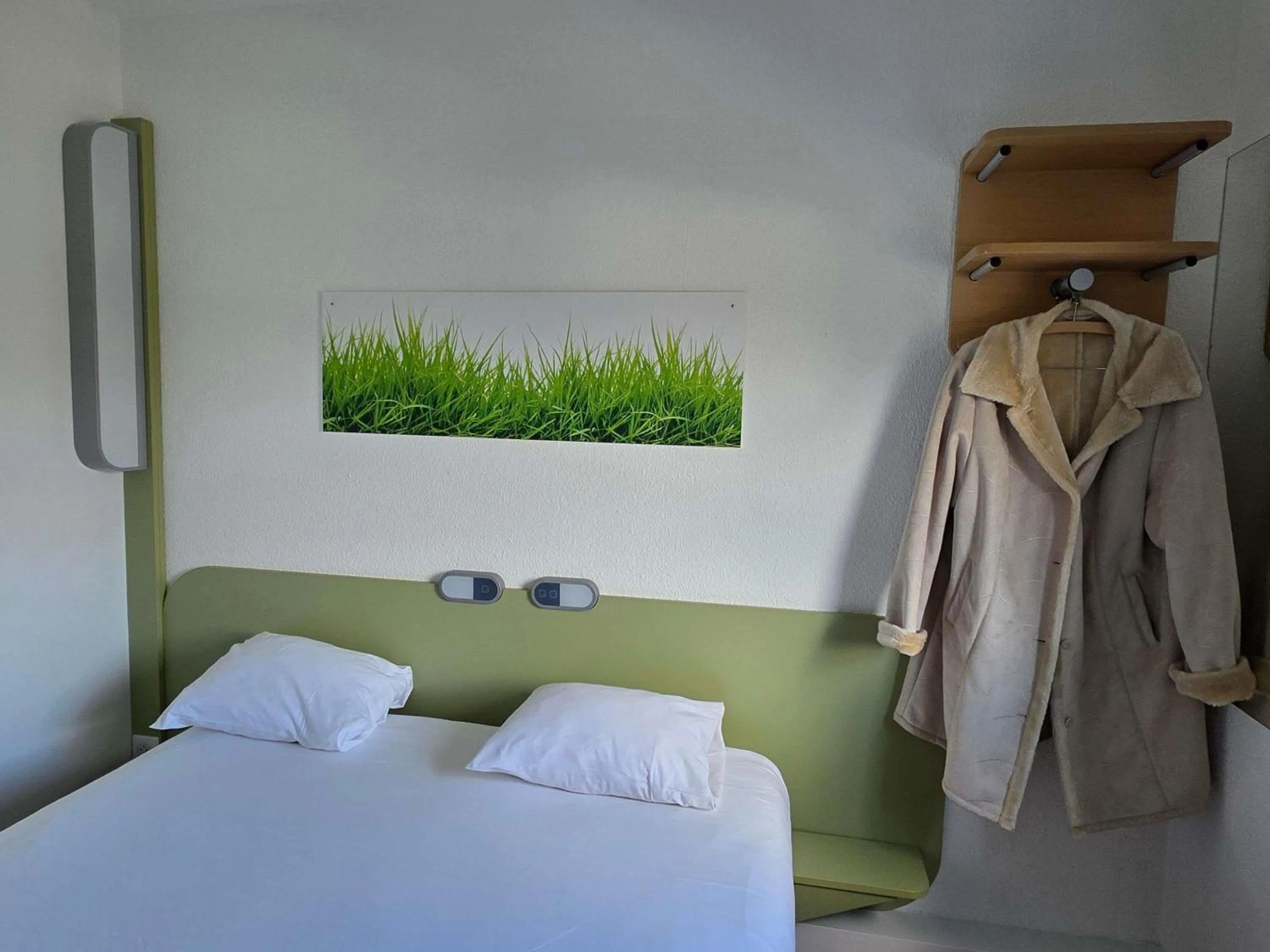 Bedroom, Bed in Ibis Budget Angers Parc des Expositions