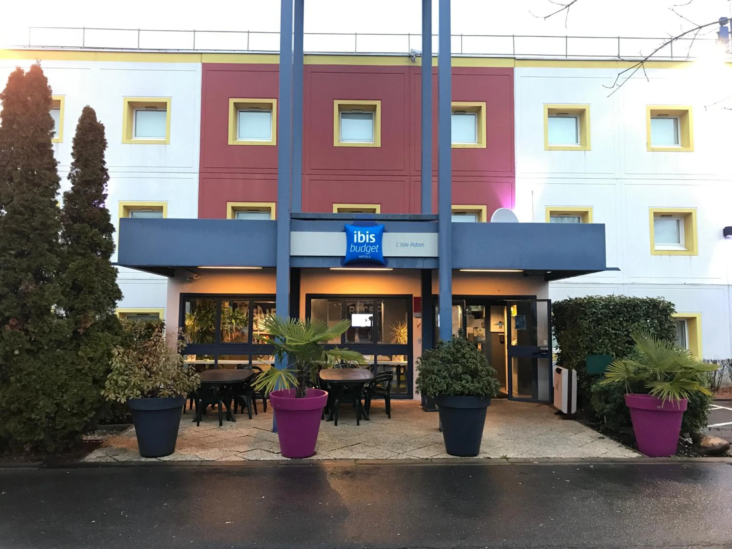 Property building in ibis budget L'Isle Adam