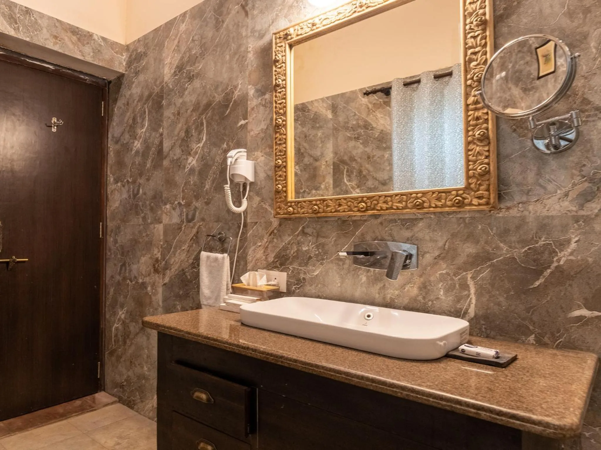 Bathroom in Moustache Ranthambore Luxuria