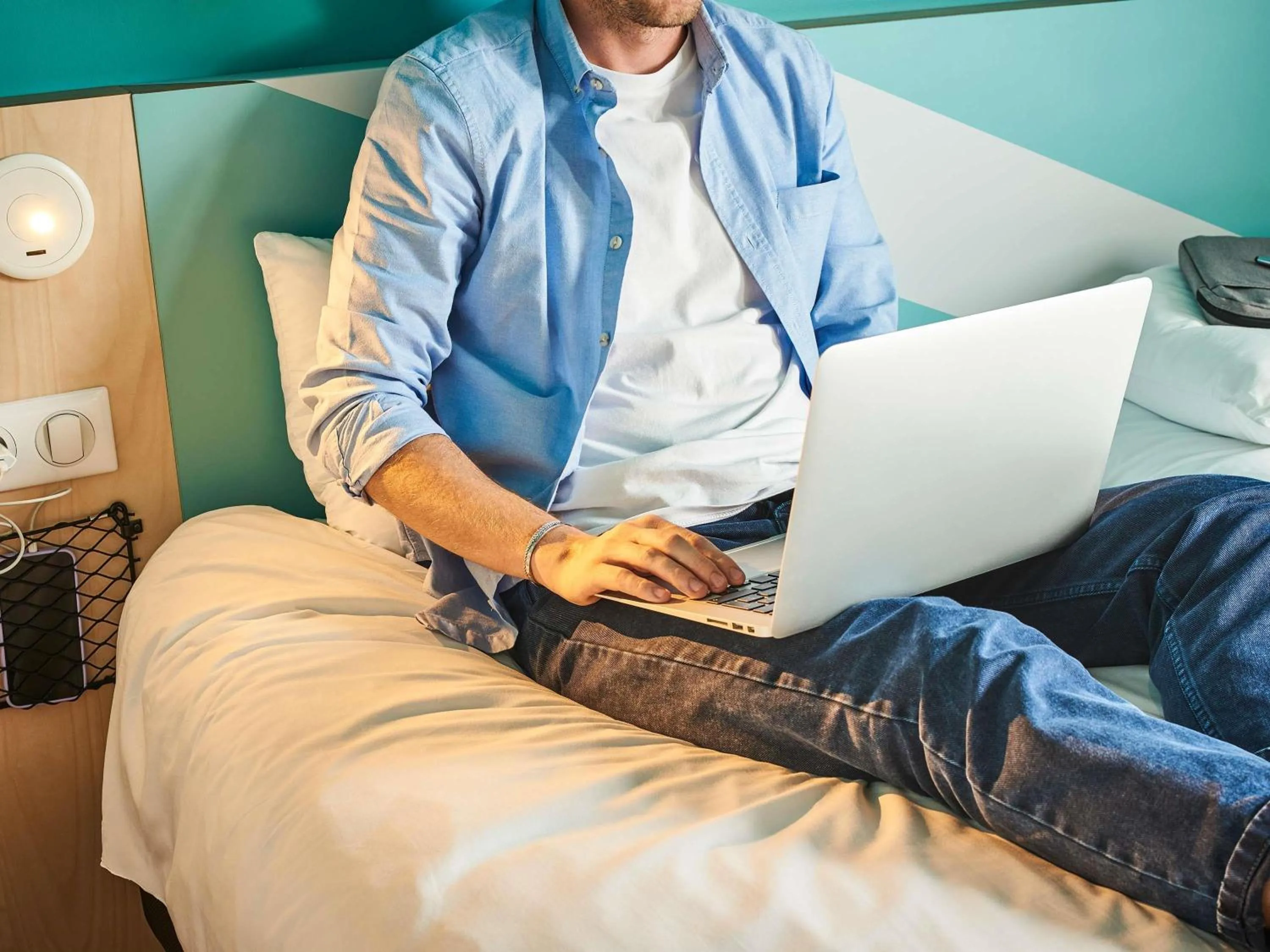 Bedroom, Bed in ibis budget Zurich Airport