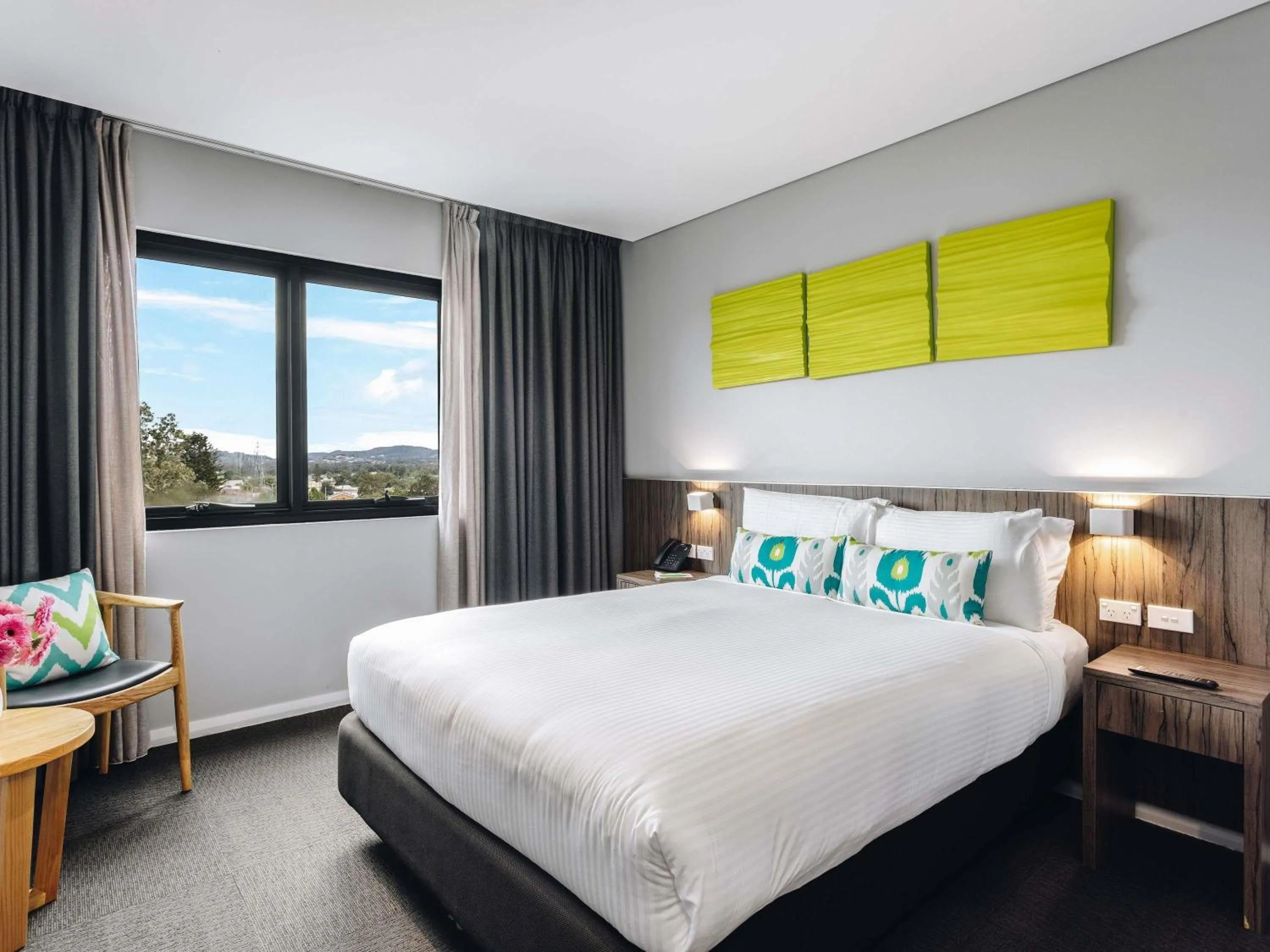 Bedroom, Bed in Ibis Styles The Entrance