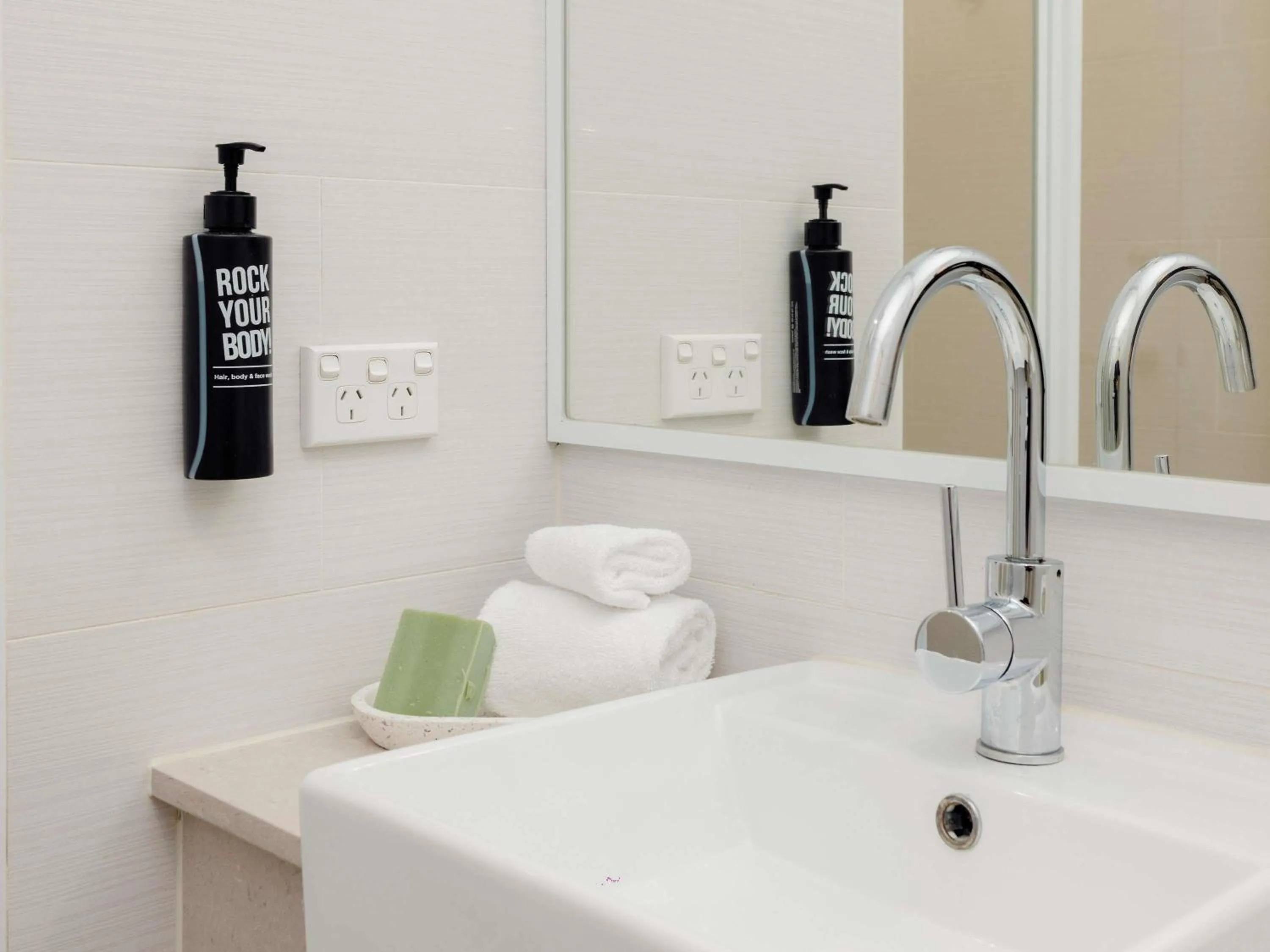 Bedroom in Ibis Styles The Entrance