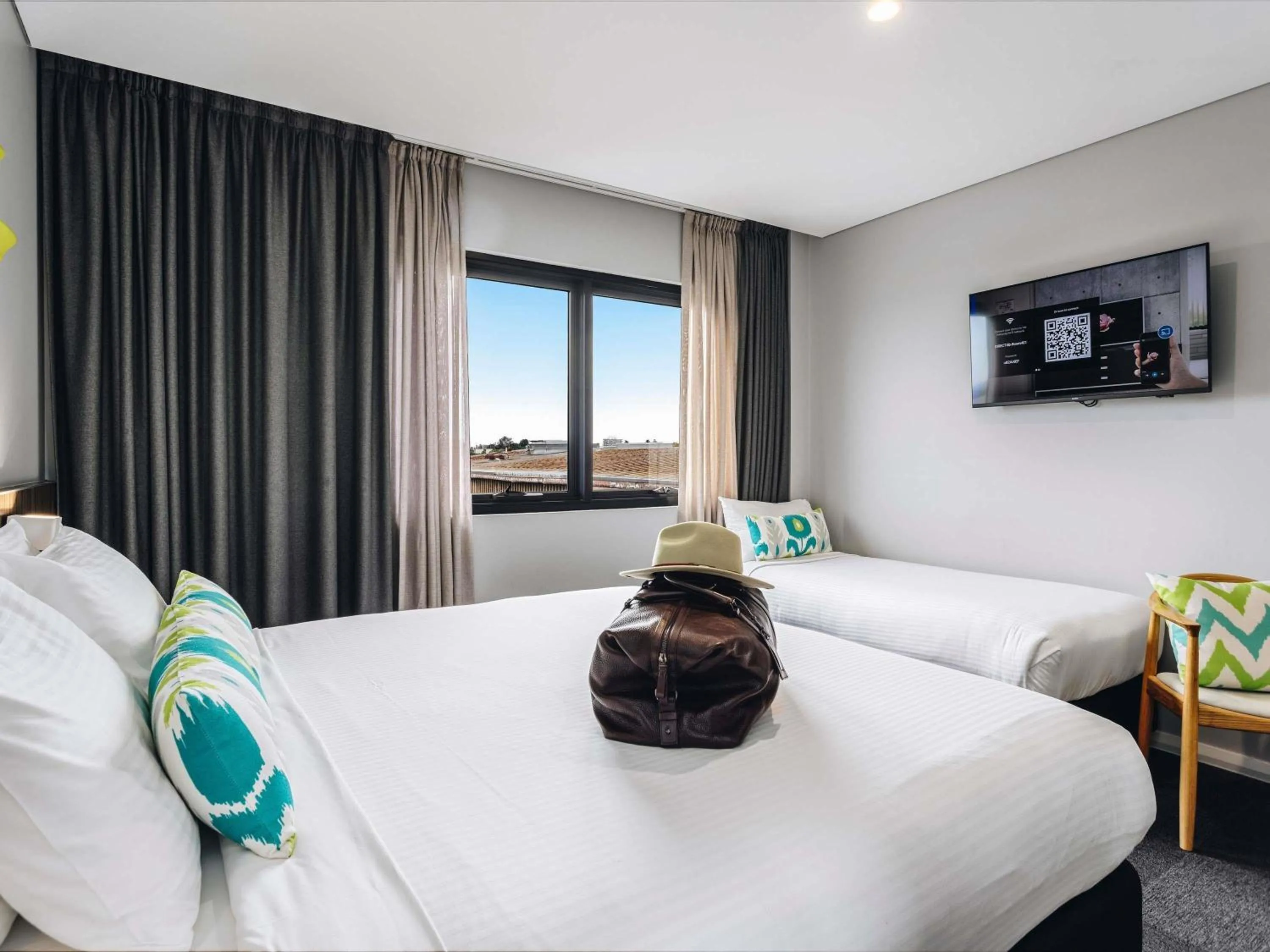 Bedroom, Bed in Ibis Styles The Entrance