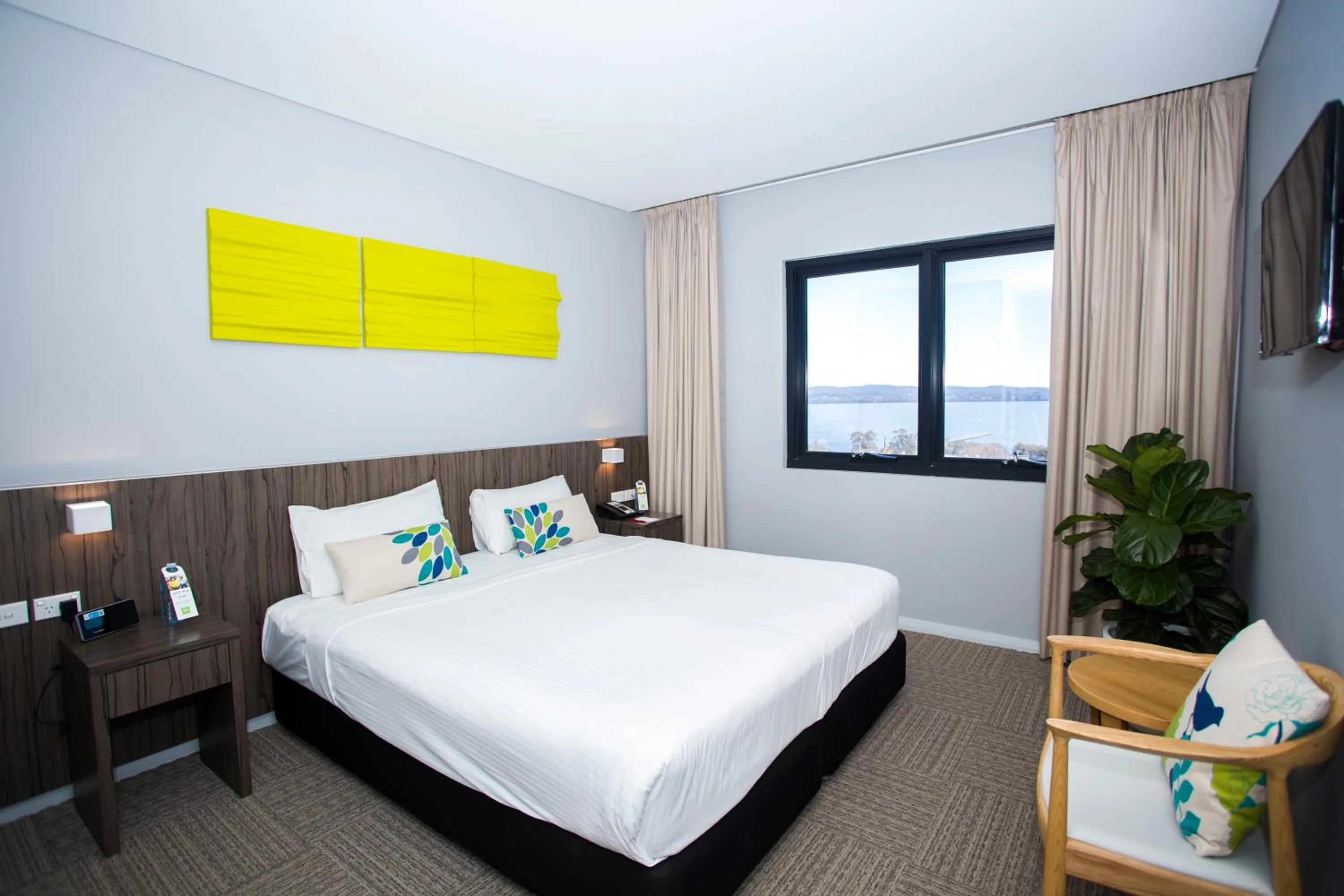 Photo of the whole room, Bed in Ibis Styles The Entrance