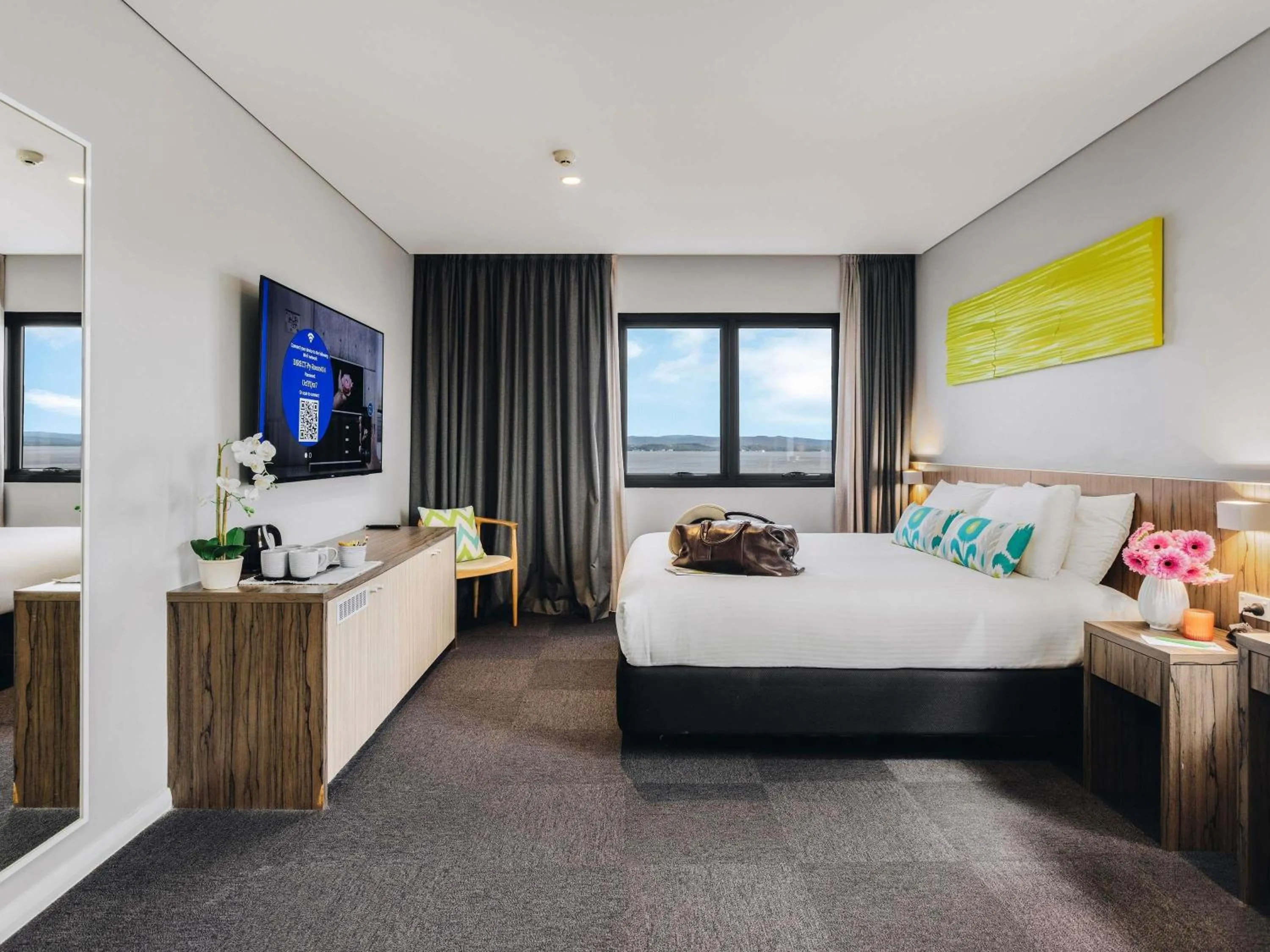 Bedroom, Bed in Ibis Styles The Entrance