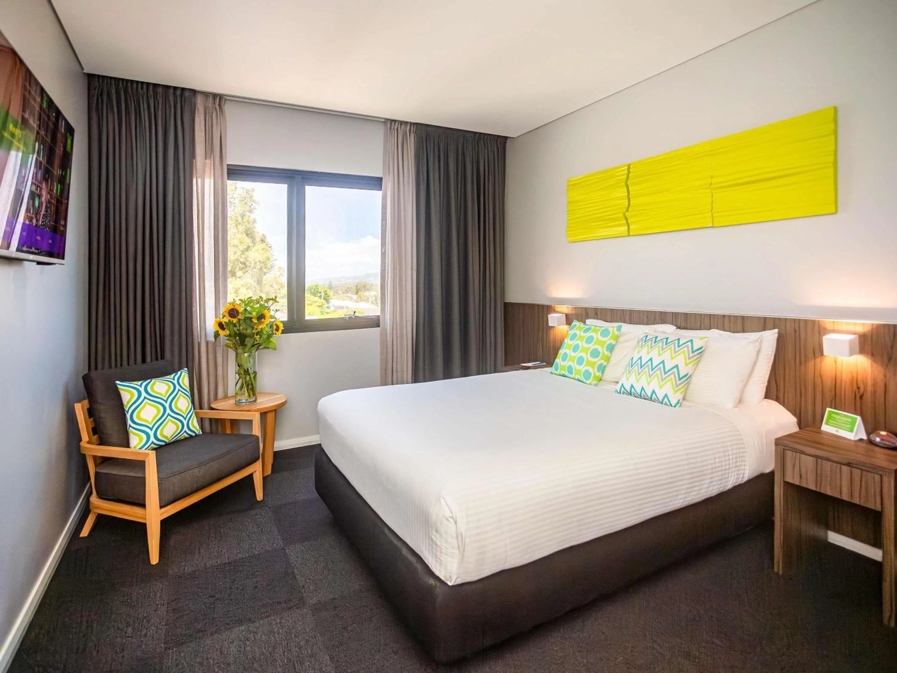 Bedroom, Bed in Ibis Styles The Entrance