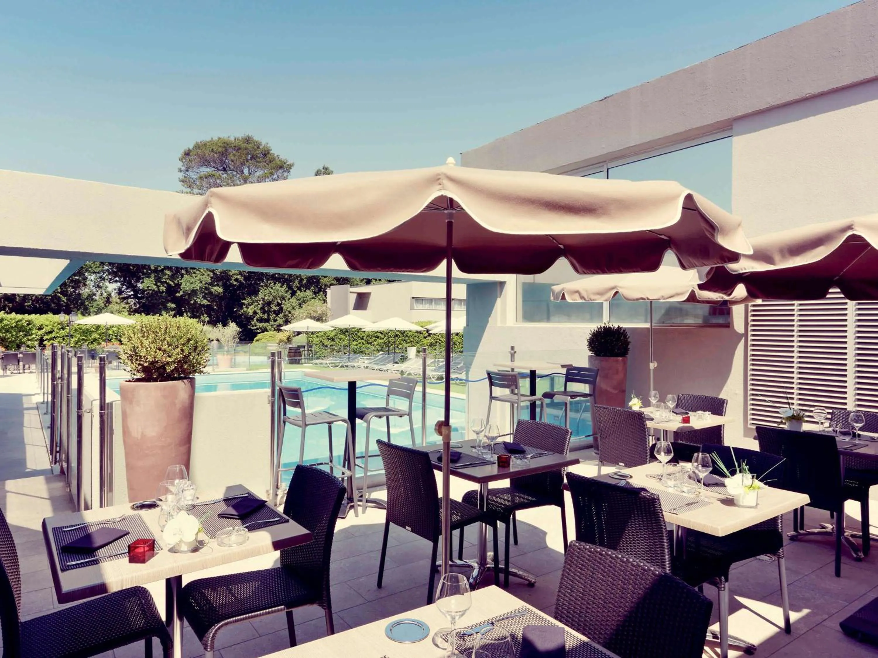 Restaurant/places to eat in Mercure Orange Centre A7/A9