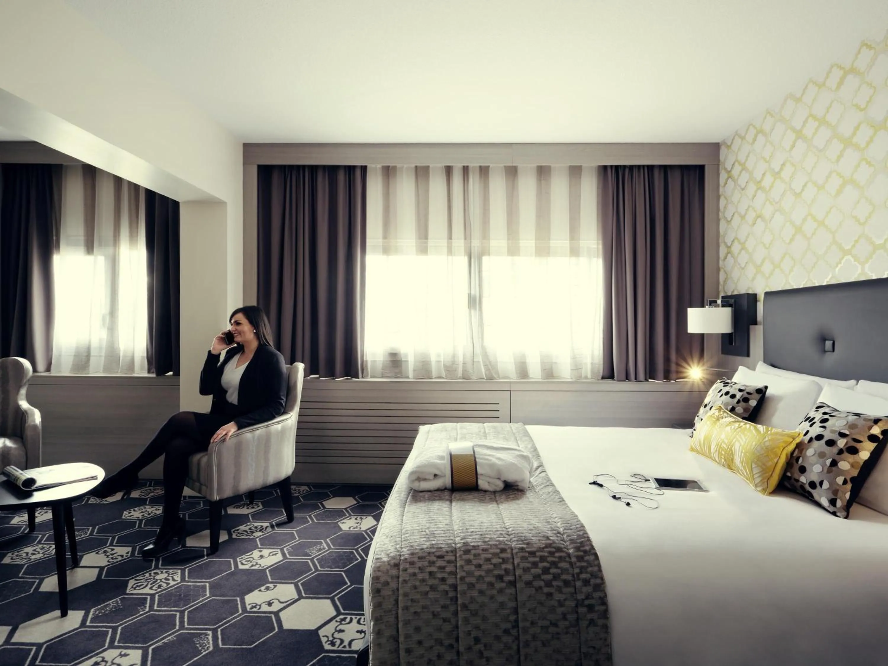 Bedroom, Bed in Mercure Orange Centre A7/A9