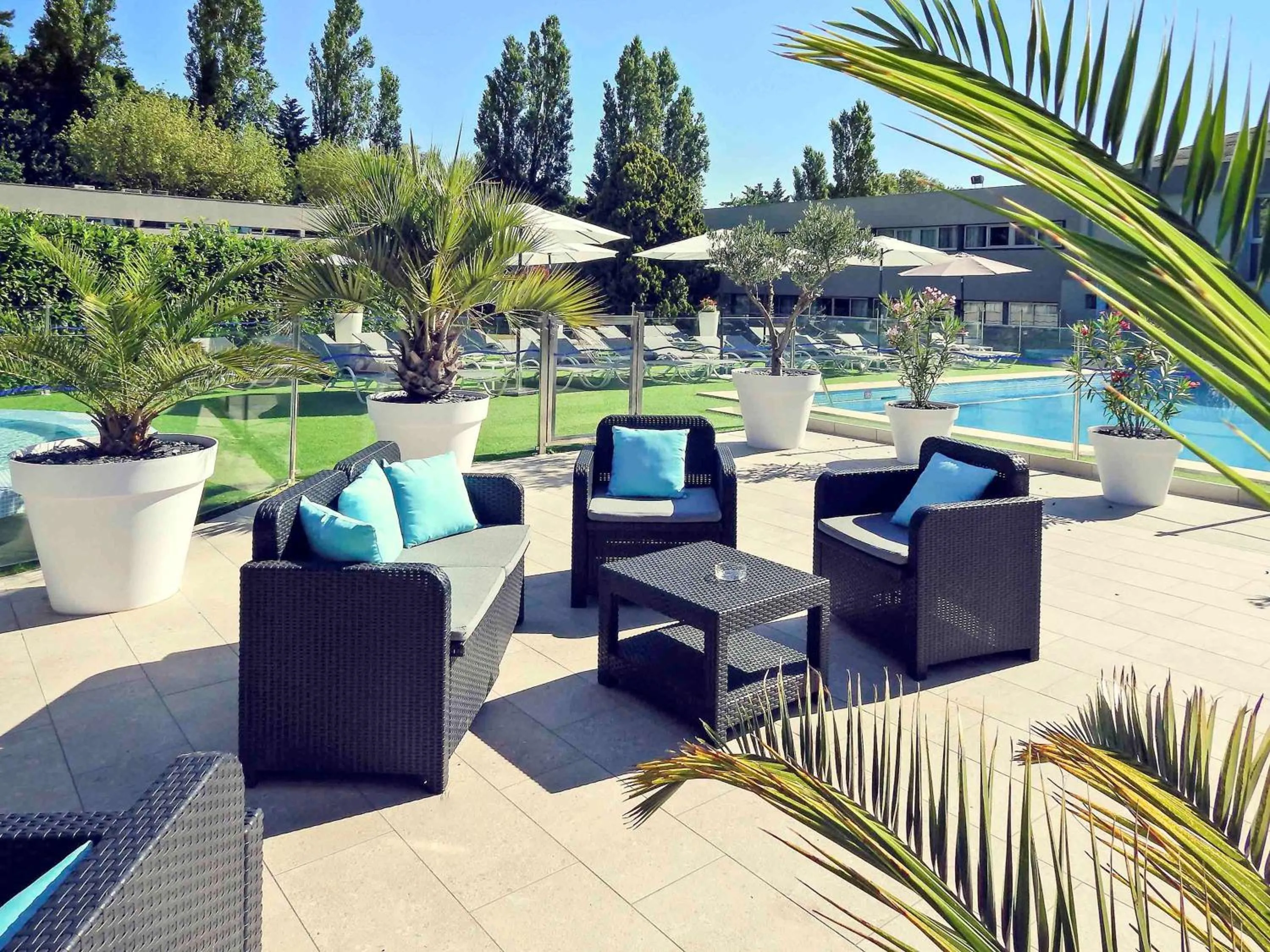 Restaurant/places to eat in Mercure Orange Centre A7/A9