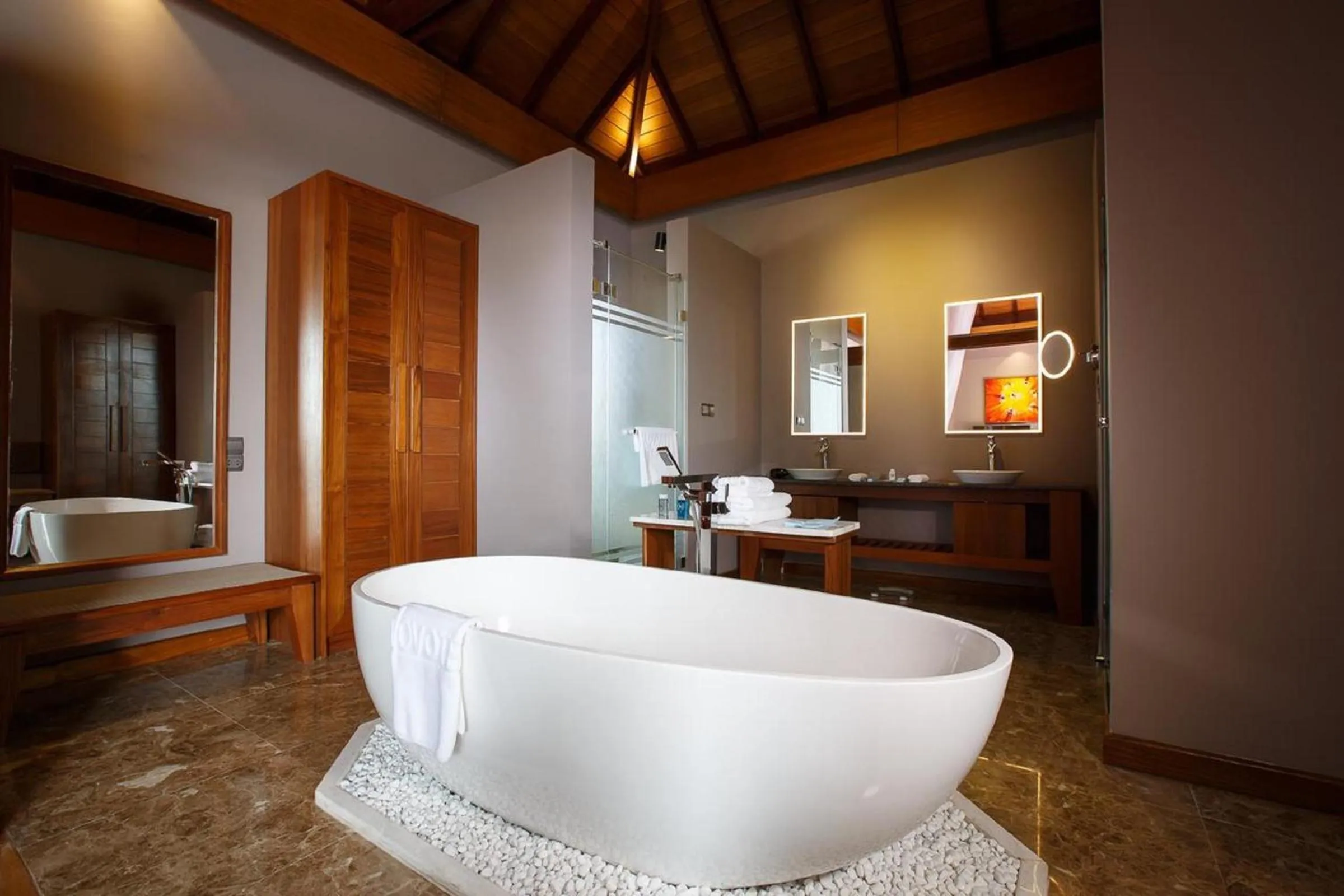 Bathroom in Novotel Inle Lake Myat Min