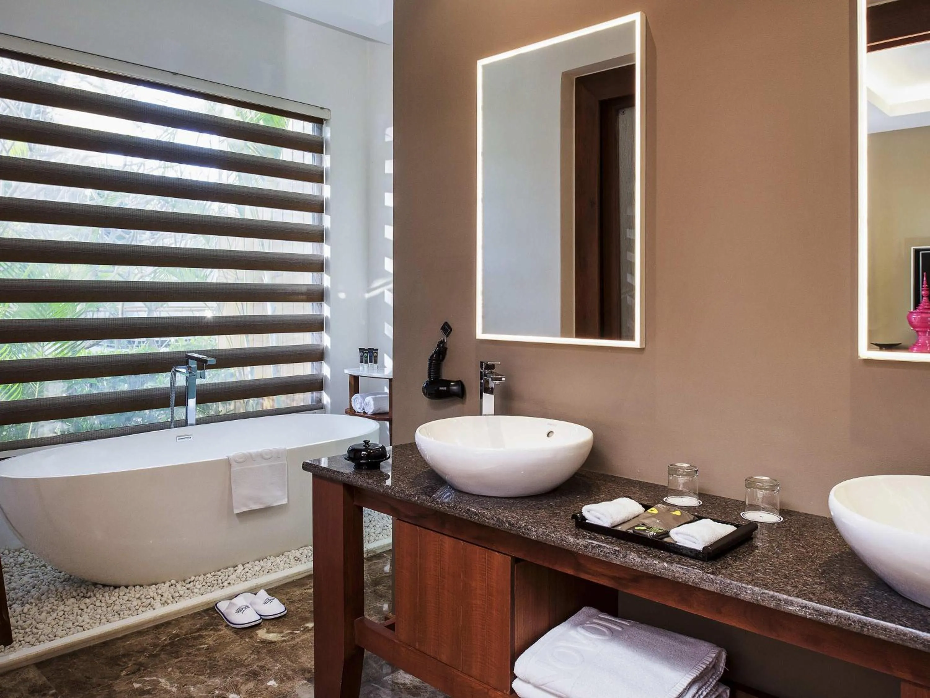 Bedroom in Novotel Inle Lake Myat Min