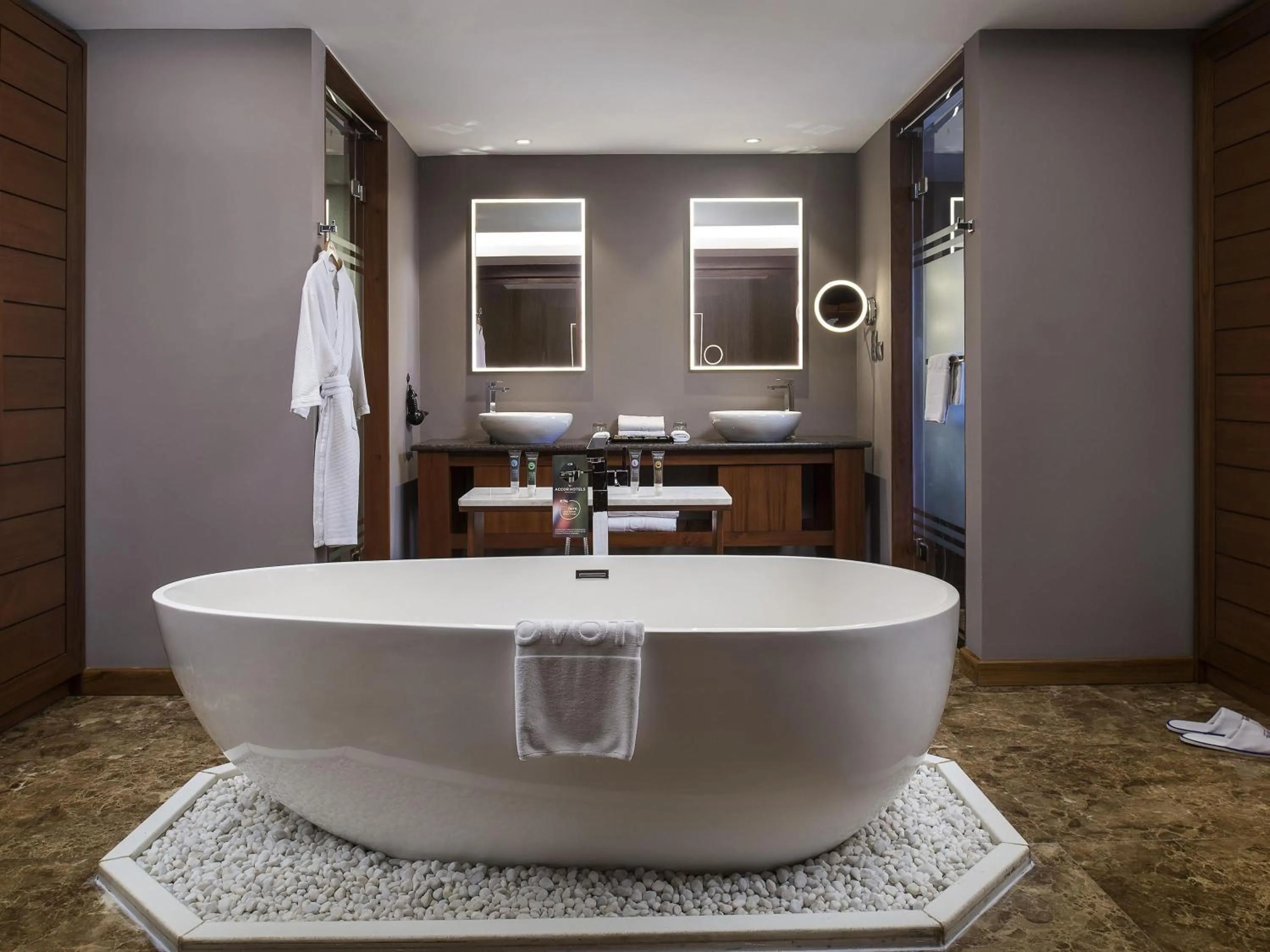 Bedroom in Novotel Inle Lake Myat Min