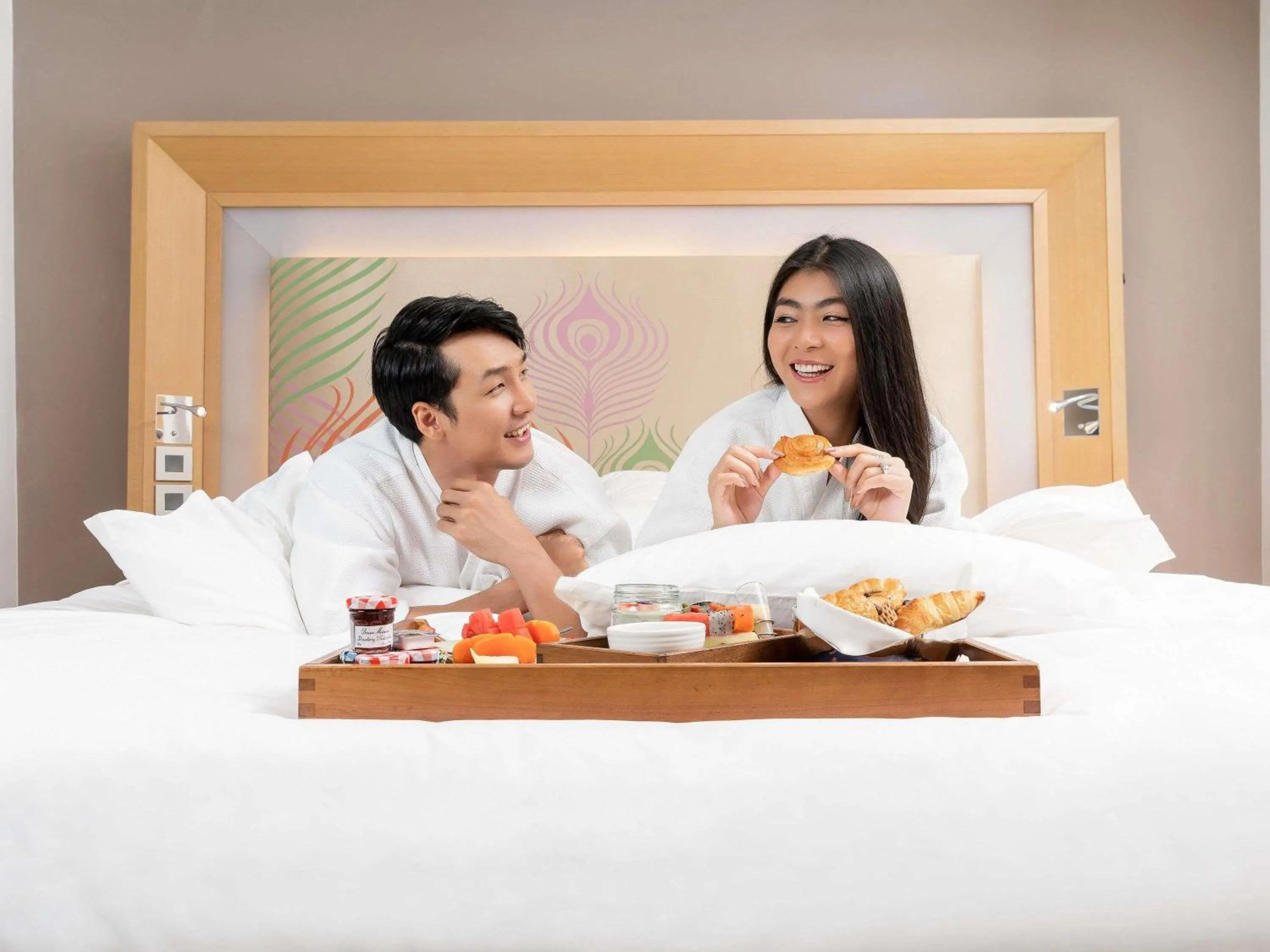 Breakfast, Bed in Novotel Yangon Max