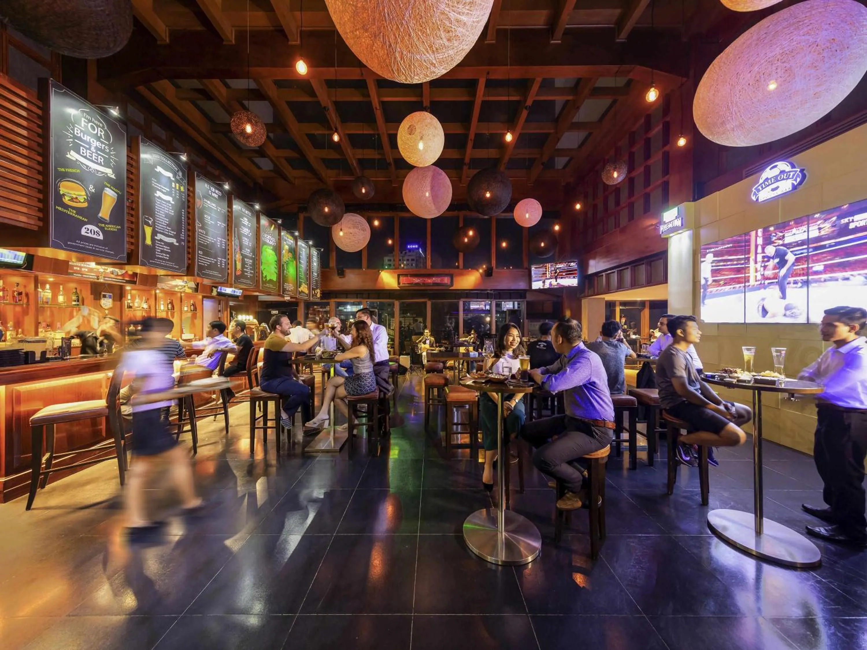 Lounge or bar in Novotel Yangon Max