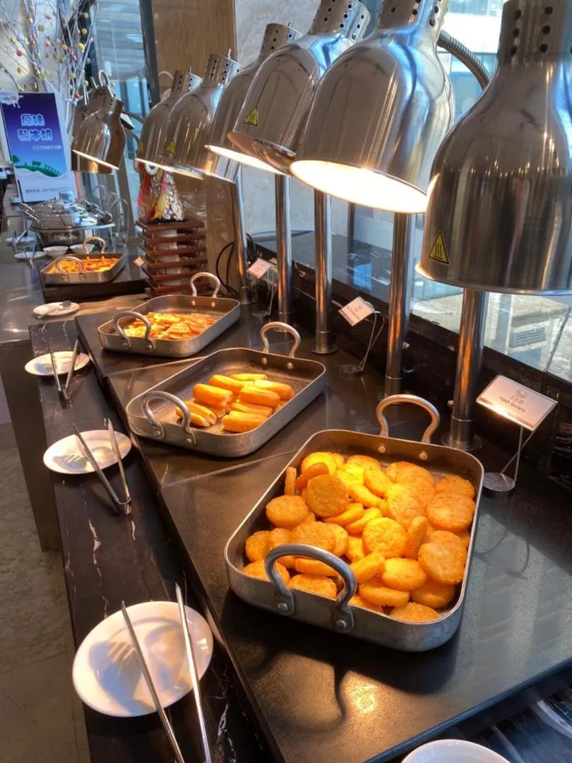 Buffet breakfast in Pullman Qingdao Ziyue